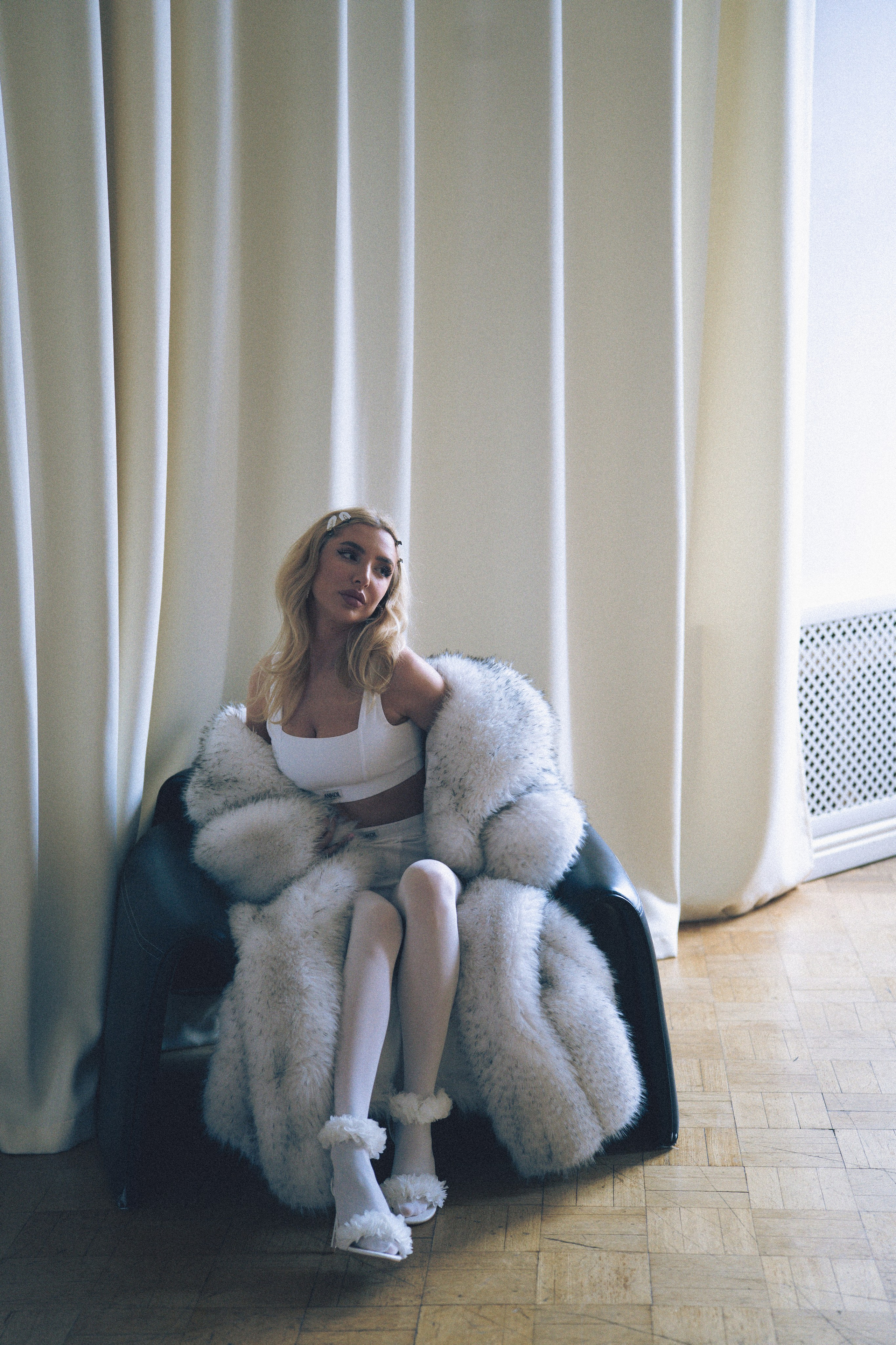 МИНИМАЛИЗМ В СТУДИИ НА ЧЕРНЫШЕВСКОЙ В СТУДИИ С БАЛКОНОМ. Профессиональный фотограф, Санкт-Петербург — Виктория Богомолова