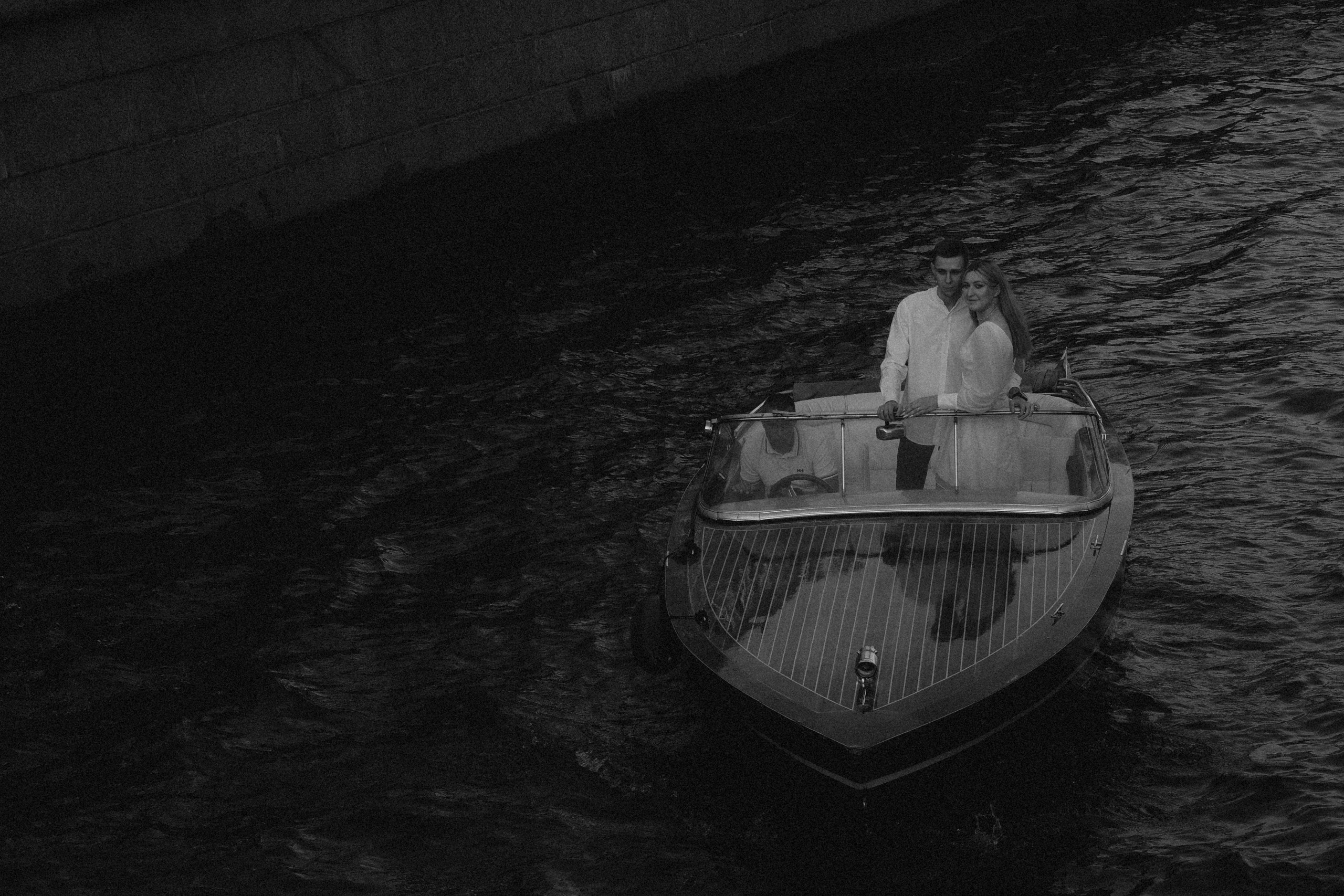 СВАДЕНБНАЯ СЬЕМКА НА КАТЕРЕ ПО КАНАЛАМ САНКТ-ПЕТЕРБУРГА И В АКВАТОРИИ НЕВЫ. Профессиональный фотограф, Санкт-Петербург — Виктория Богомолова