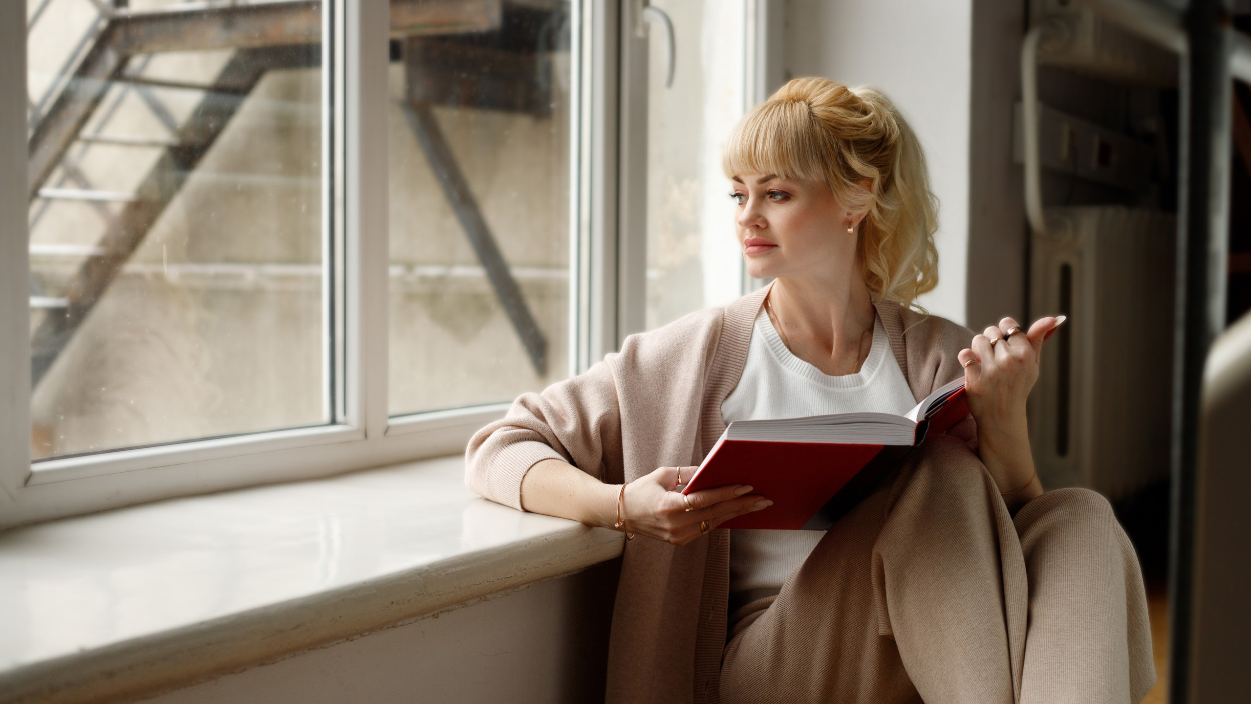 В библиотеке только шёпотом. Нечехова Виктория