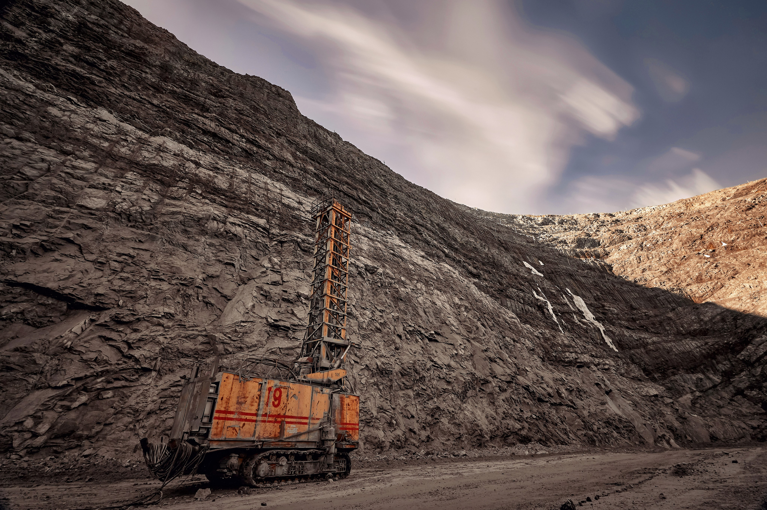 Карагайский карьер г. Сатка «Группа Магнезит». Фотограф Яковлев Роман — Красноярск