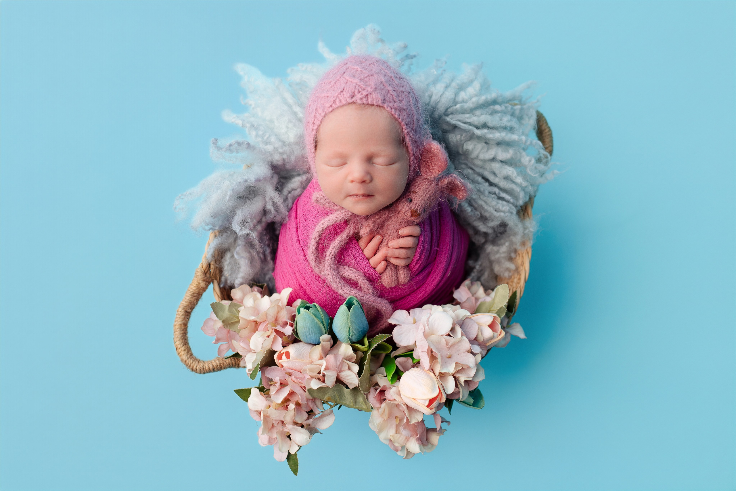 Новорожденные. Детский фотограф новорожденных Москва. годики под ключ. своя студия