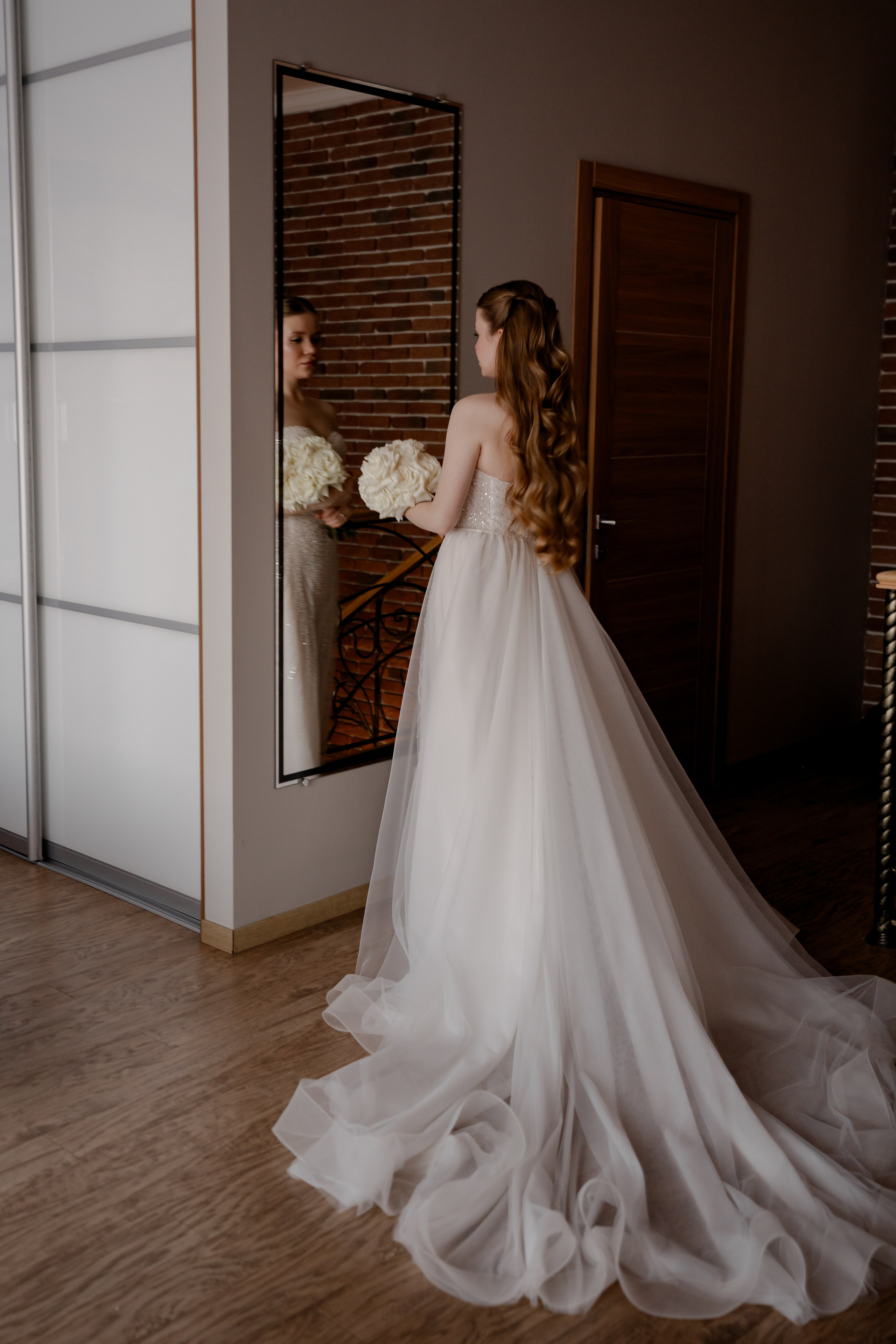 СВАДЕБНАЯ СЬЕМКА СБОРОВ В ОТЕЛЕ И ВЫЕЗД НА ЦЕРЕМОНИЮ (СНЯТО В СИБИРЕ В НИЖНЕВАРТОВСКЕ). Профессиональный фотограф, Санкт-Петербург — Виктория Богомолова