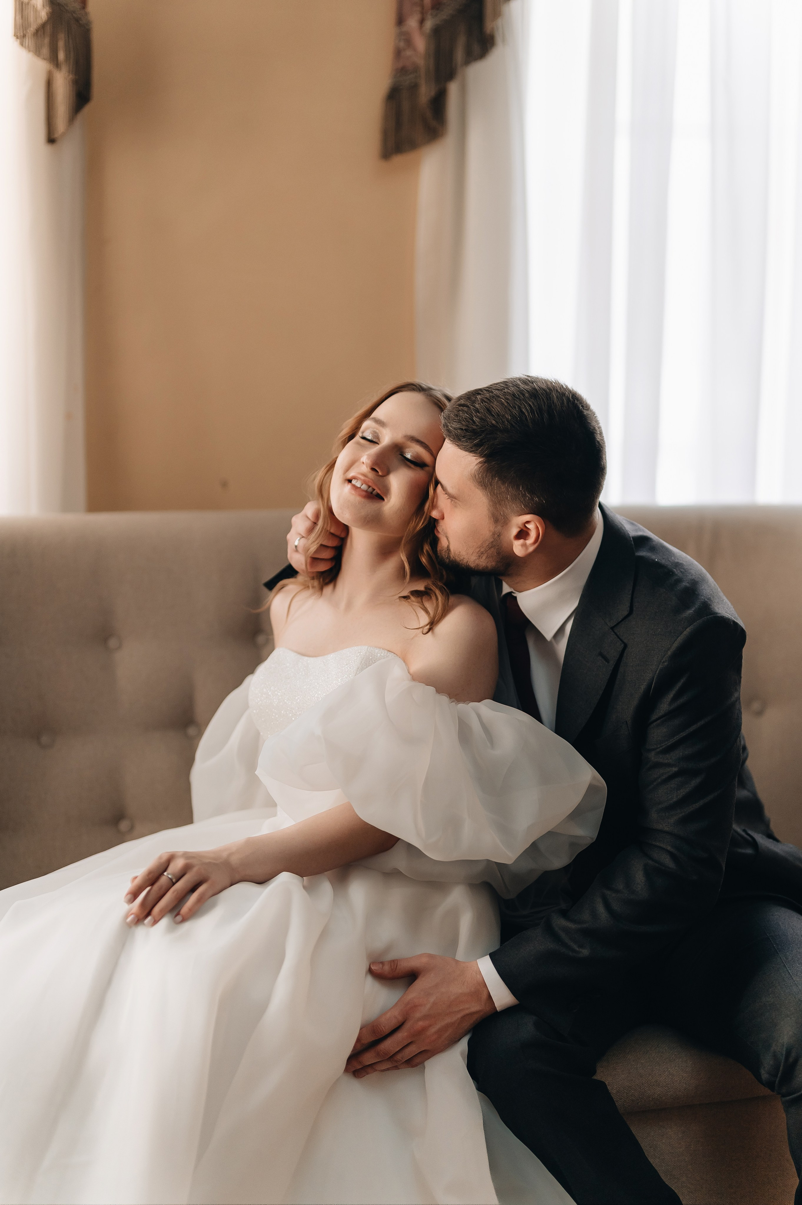 Свадебная фотосессия в библиотеке им. Пушкина. Портретный фотограф Москва Светлана Кашура