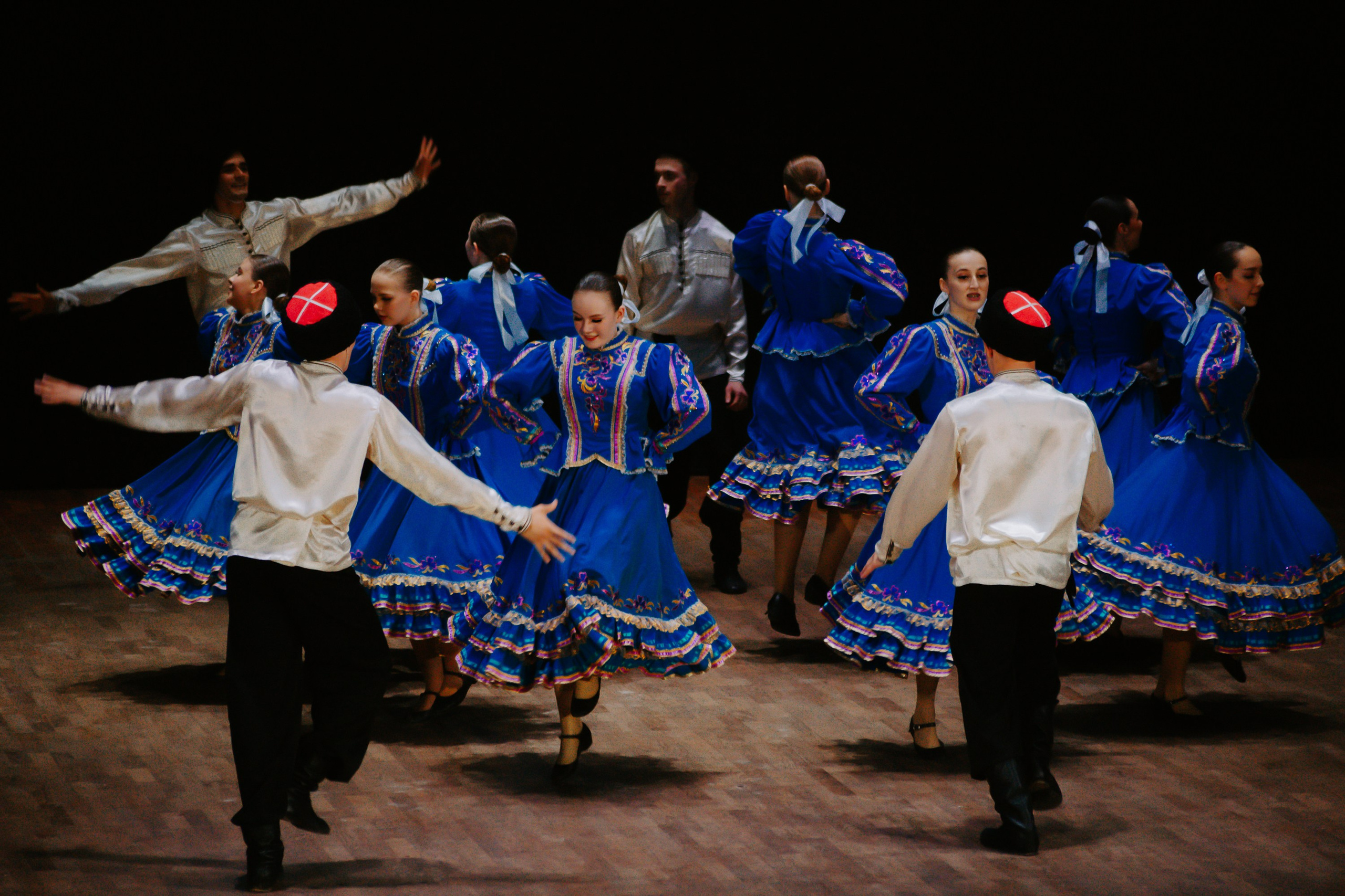 «Уральский сувенир». Концерт танцевальной студии. Фотограф в Челябинске Ополихина Анна