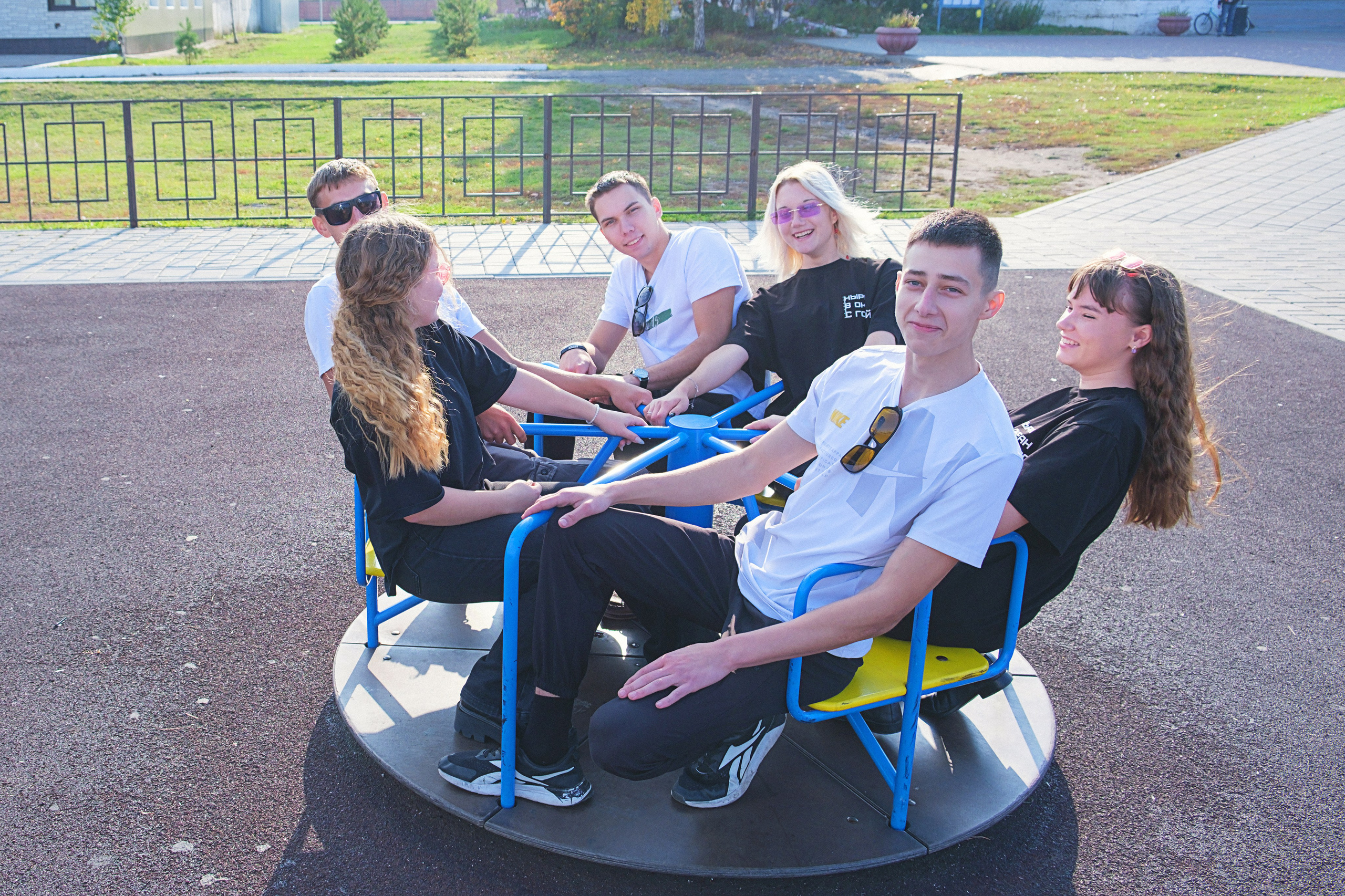 Выпускной альбом 2024. Фотограф и видеограф в Омск/Москва Сащенко Лера