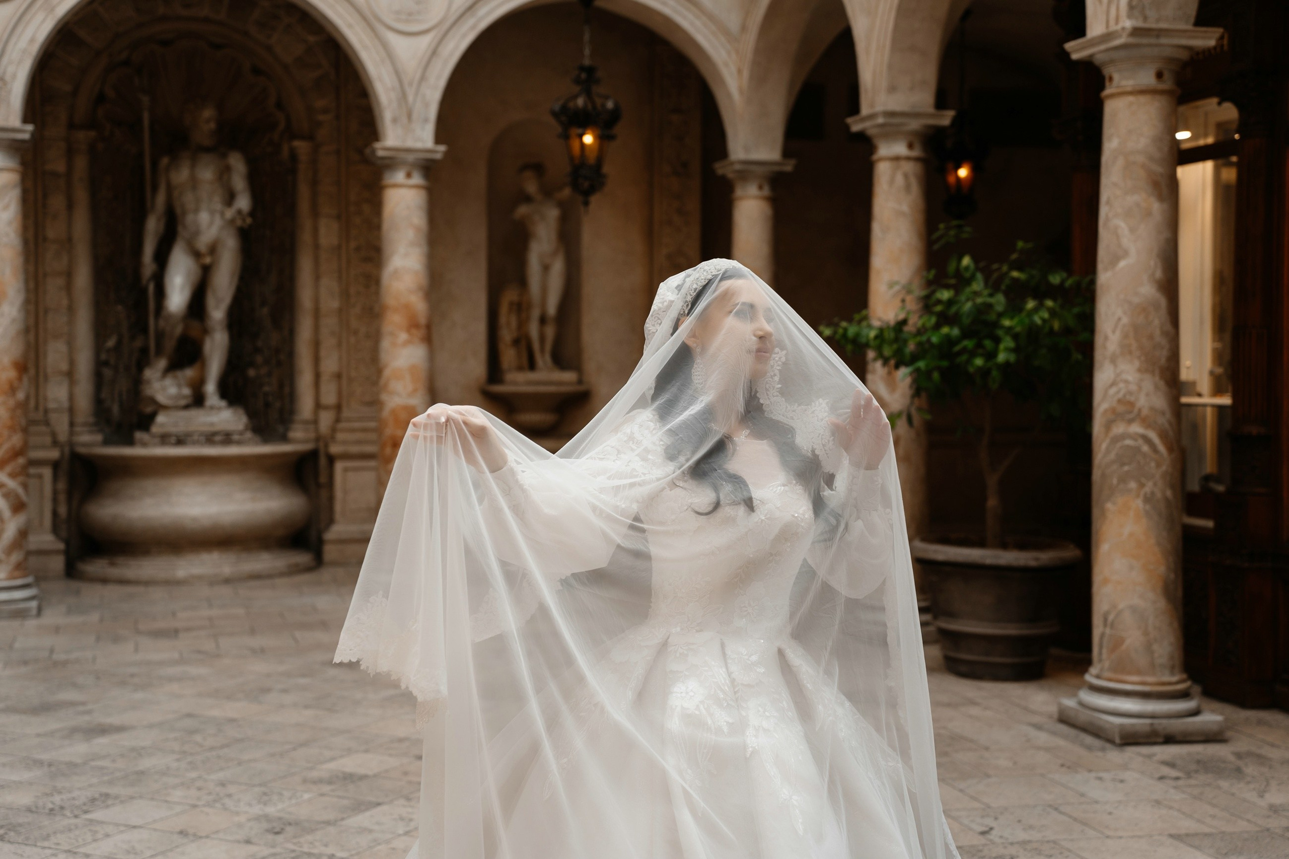 Свадебная фотосессия в ресторане Турандот. Свадебный и семейный фотограф в Москве Светлана Зоткина