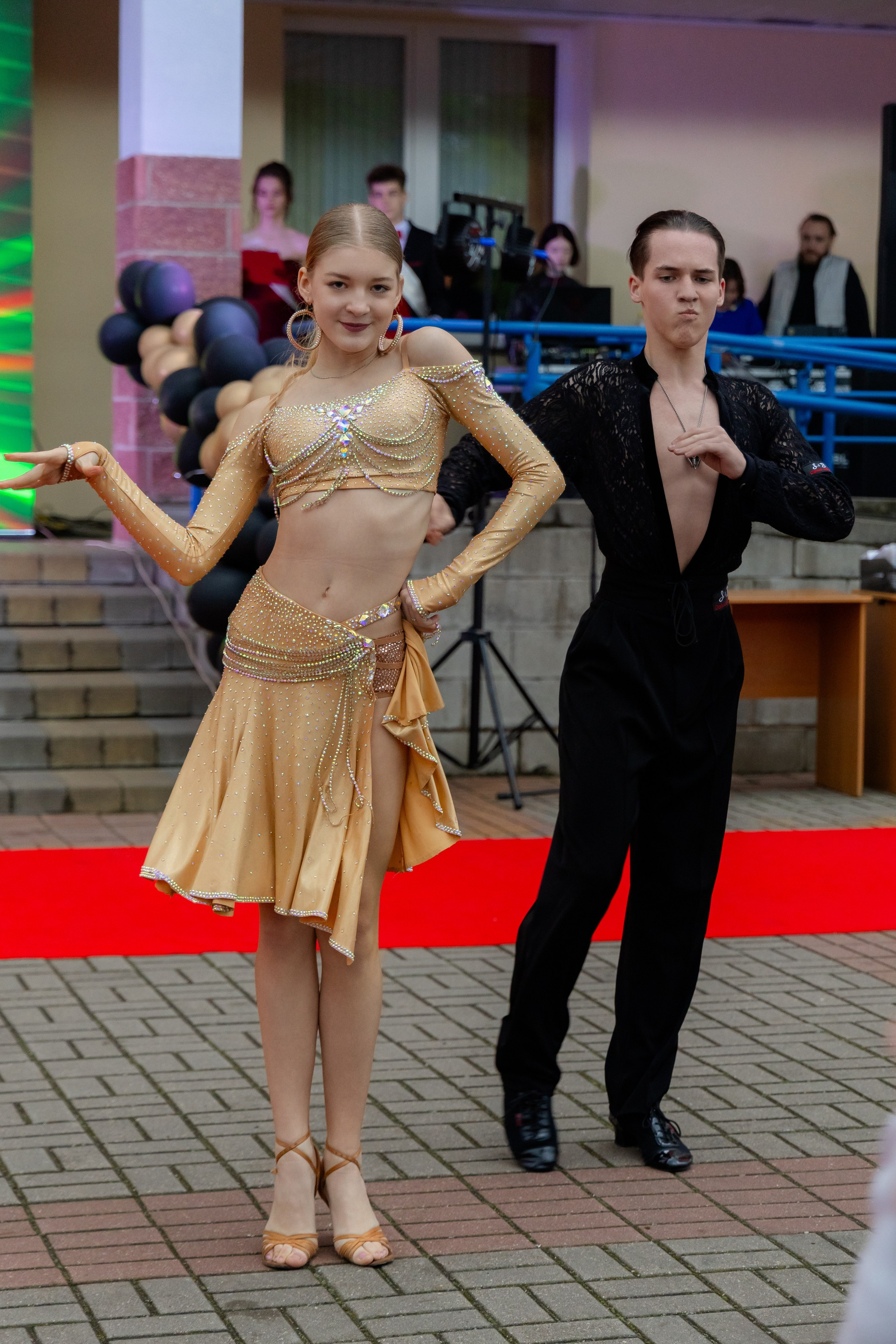 Школьный выпускной 2025 год в Минске, Беларуси. Свадебный фотограф в Минске/Беларуси Сергей Спиридонов