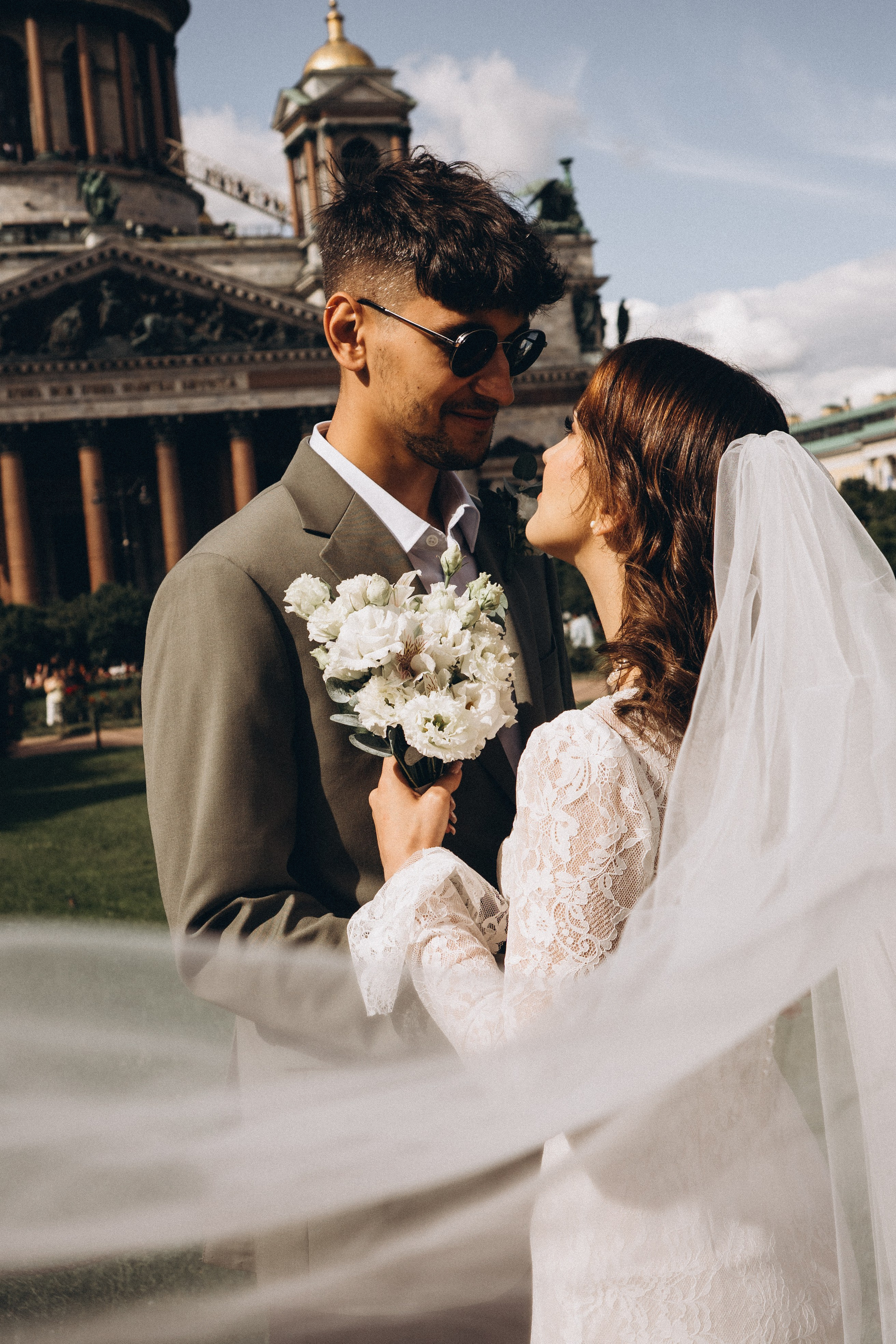 СВАДЕБНАЯ ПРОГУЛКА ВОЗЕ ИСАИКЕВСКОГО СОБОРА АСТОРИИ И ЗАКОНОДАЛЕТНОГО СОБРАНИЯ. Профессиональный фотограф, Санкт-Петербург — Виктория Богомолова