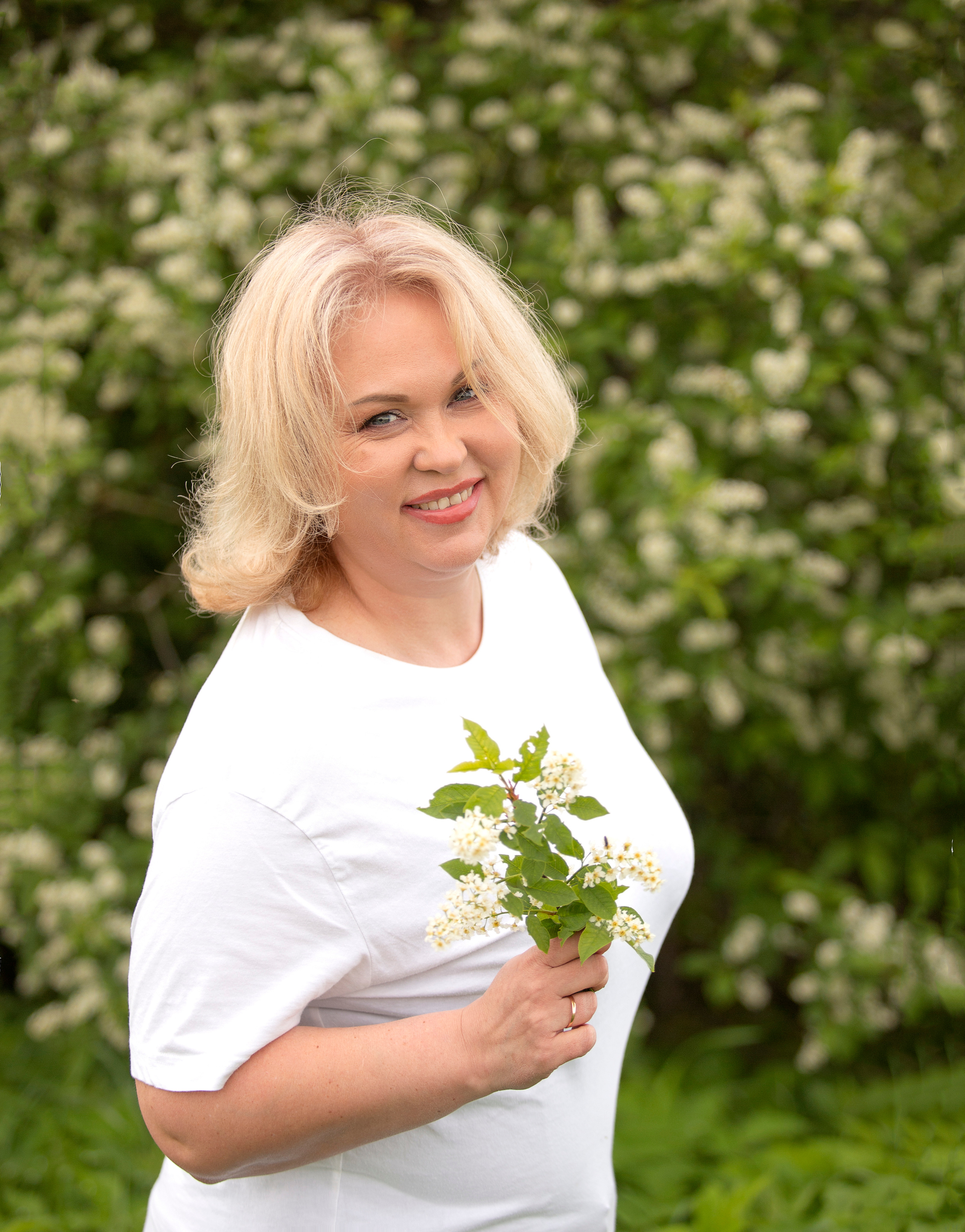 Цветение в июне. ДЕТСКИЙ И СЕМЕЙНЫЙ ФОТОГРАФ в Сосново, Ленинградской области и Спб