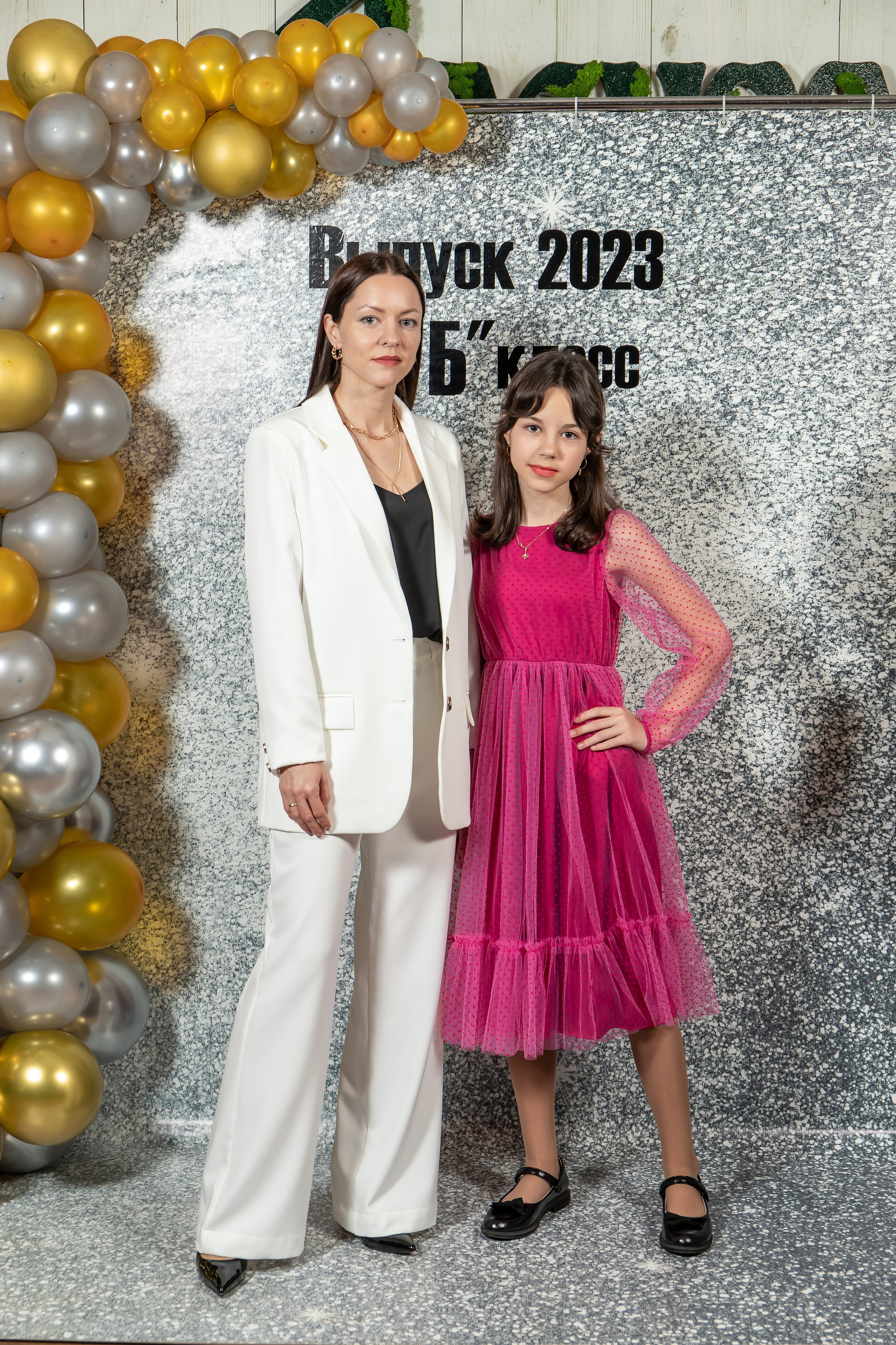 Выпуск 4Б 23 год. Семейный и свадебный фотограф в Геленджике Михаил Шматов