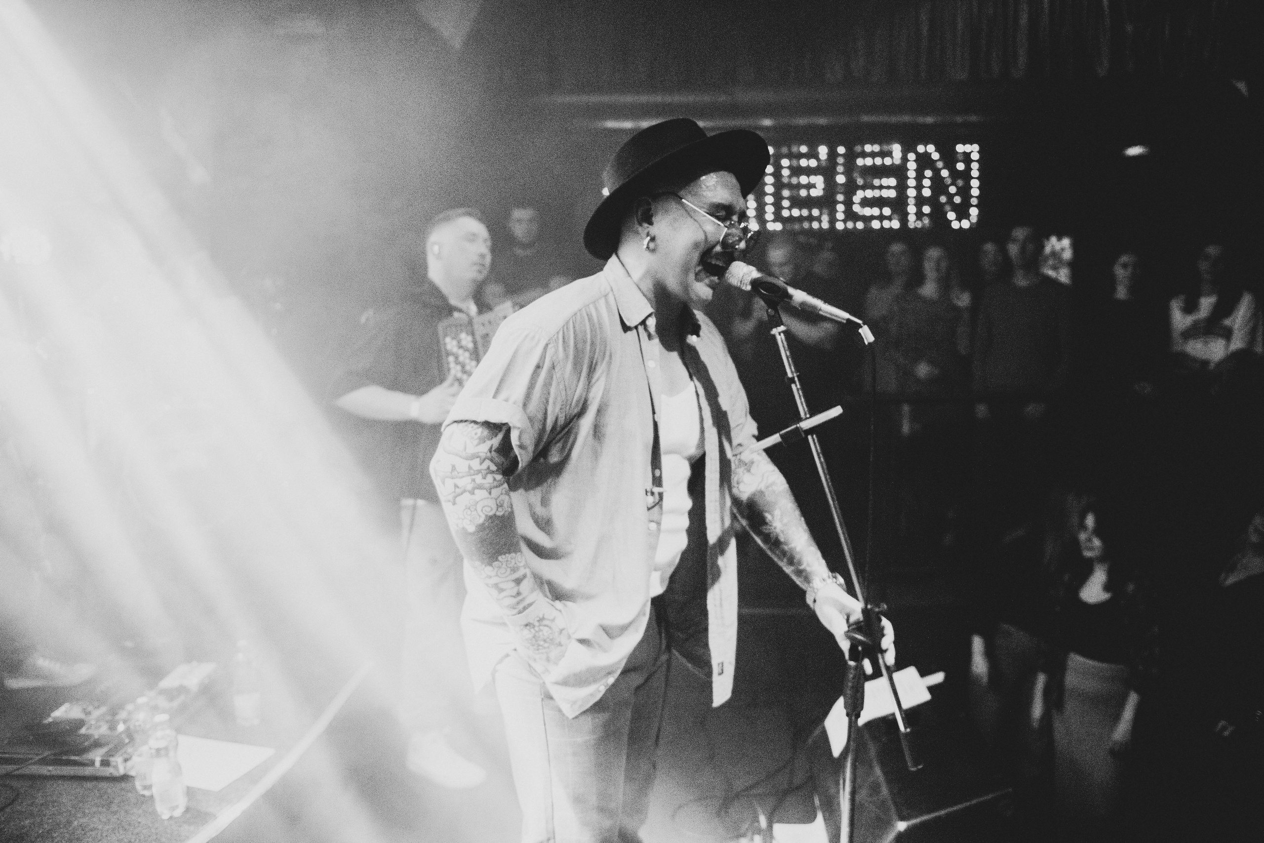 Дэммит Томаз. Фотограф для музыкантов, фотограф на концерт, концертный фотограф, съемка концерта, бэкстейдж фотограф