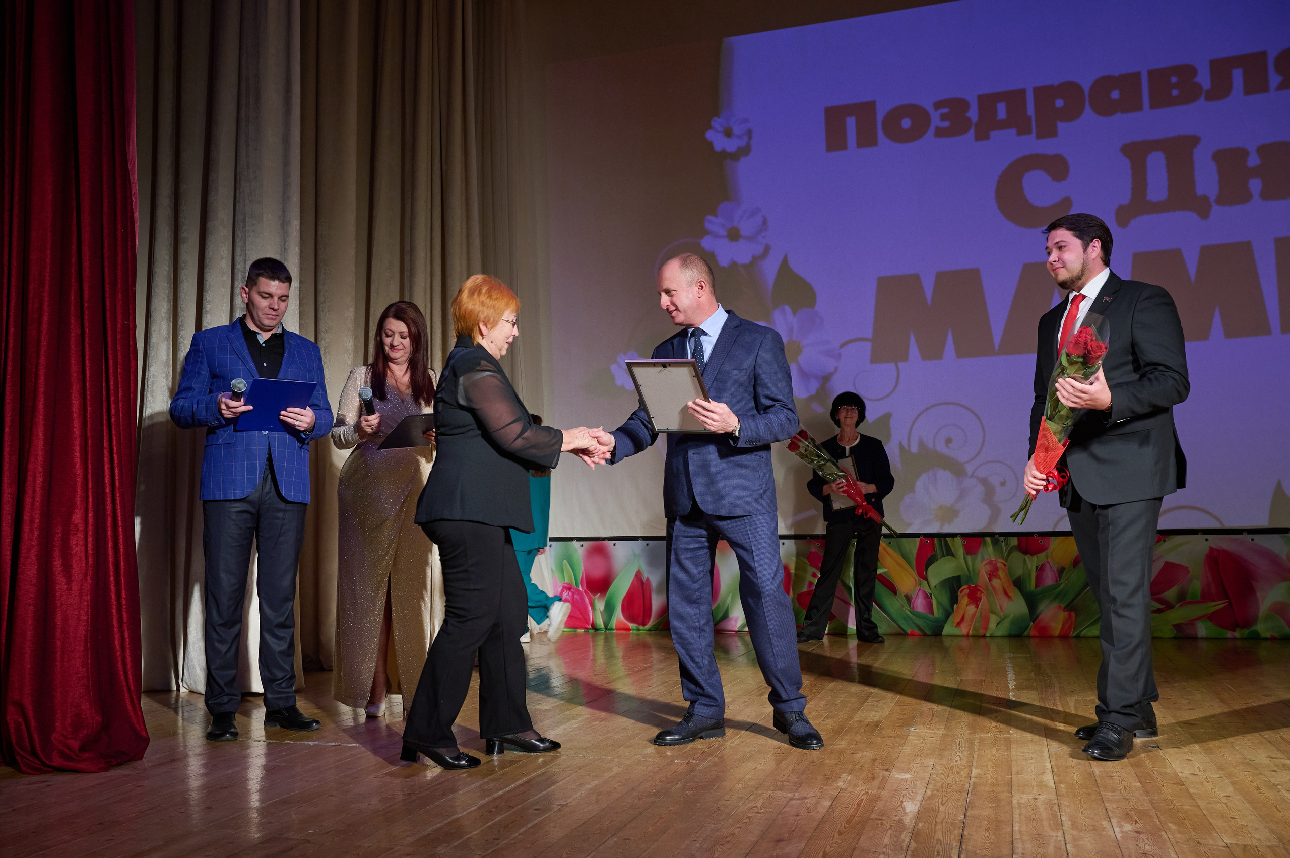 День матери. Кабардинка. Жизнь курорта Кабардинка в фотографиях