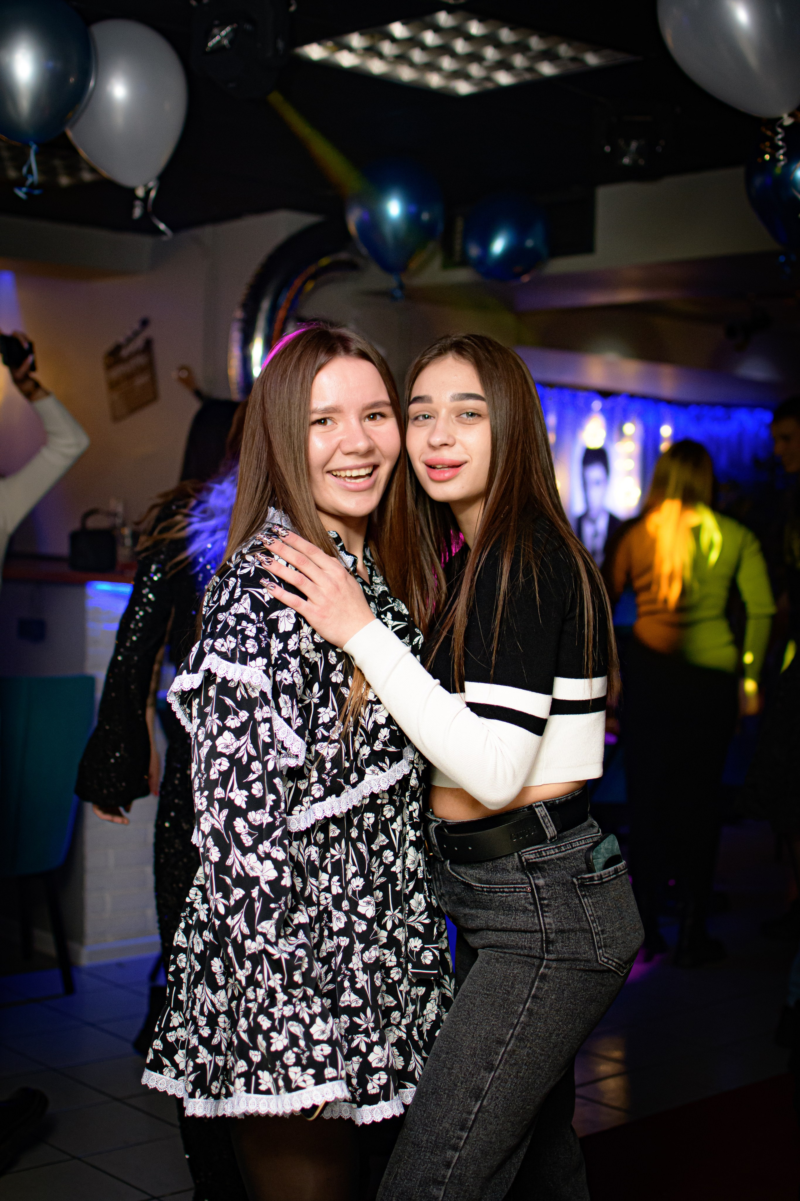 HOLLYWOOD / 6 YEARS. Photokarish