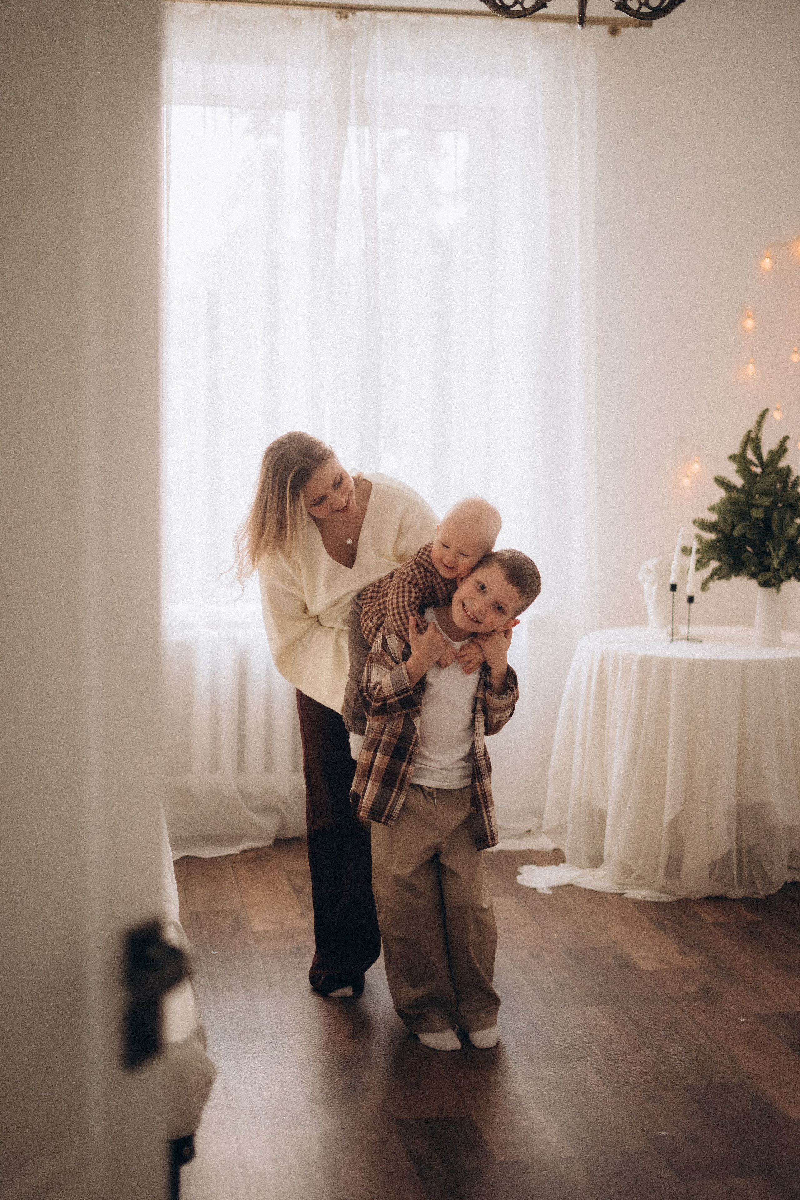 Мария с детьми. Главная