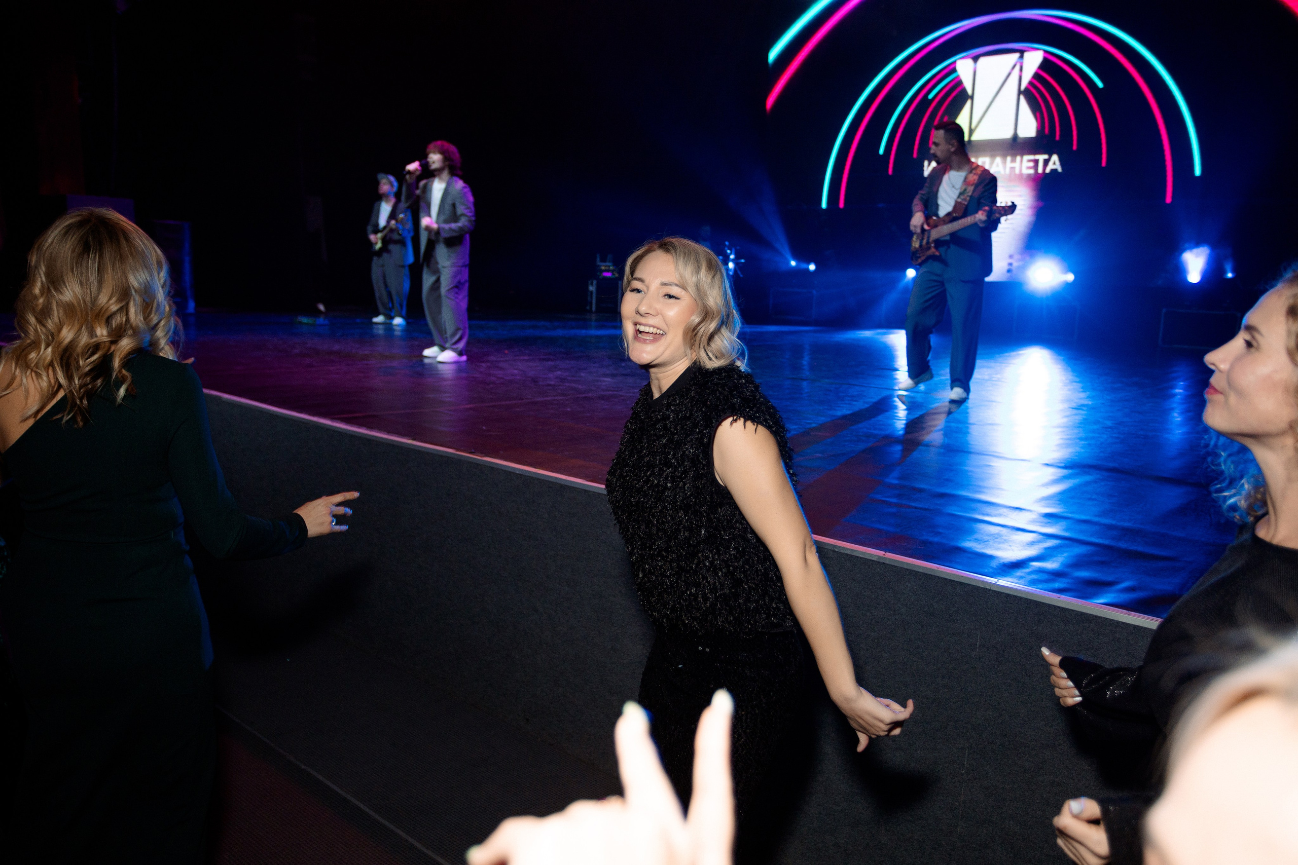 РЕПОРТАЖ: НОВЫЙ ГОД В ДК МЕТАЛЛУРГ. Профессиональный фотограф в Ижевске Леша Петров