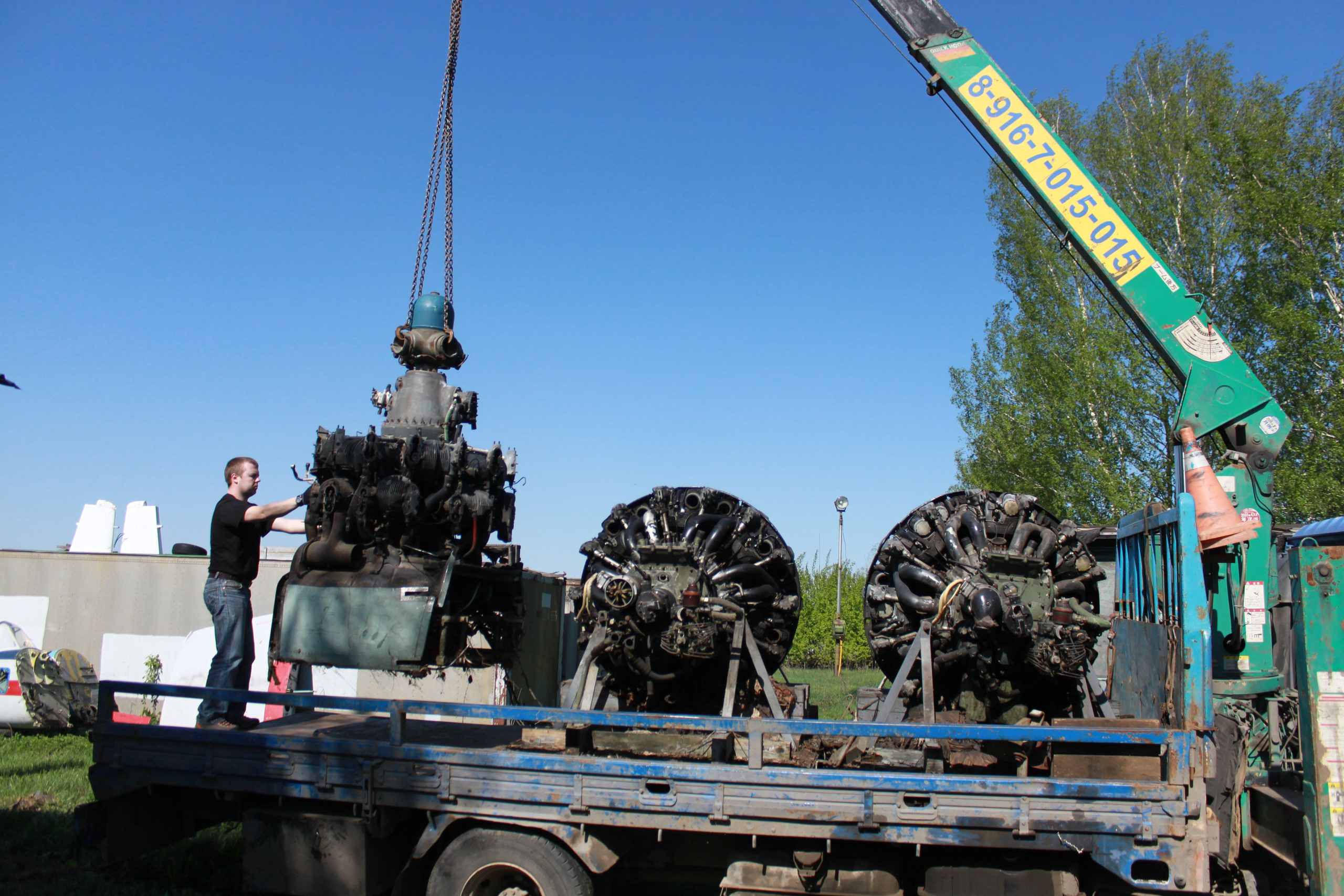 Ил-14Т «Голубая Мечта» работы в Тушино (2011 г.). Фотоальбом показывающий увлекательный мир авиации и мир медведей Андрея Иванова