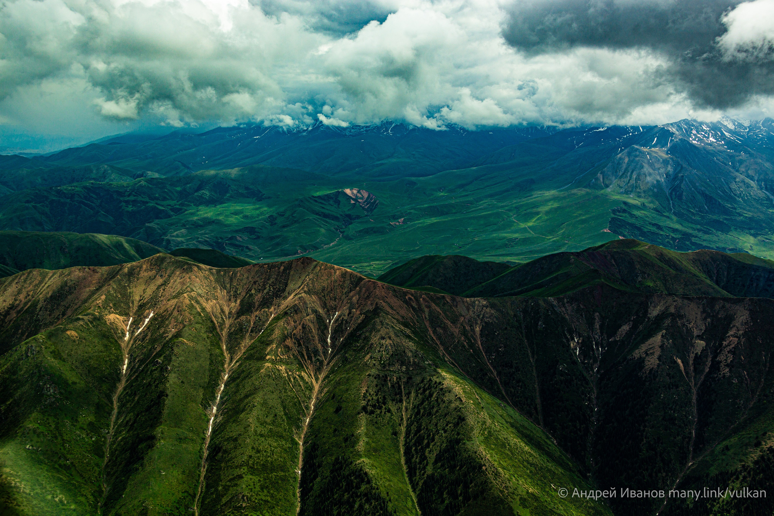 Полёт на Иссык-Куль — конференция Кругосветчиков (2025г). Фотоальбом показывающий увлекательный мир авиации и мир медведей Андрея Иванова