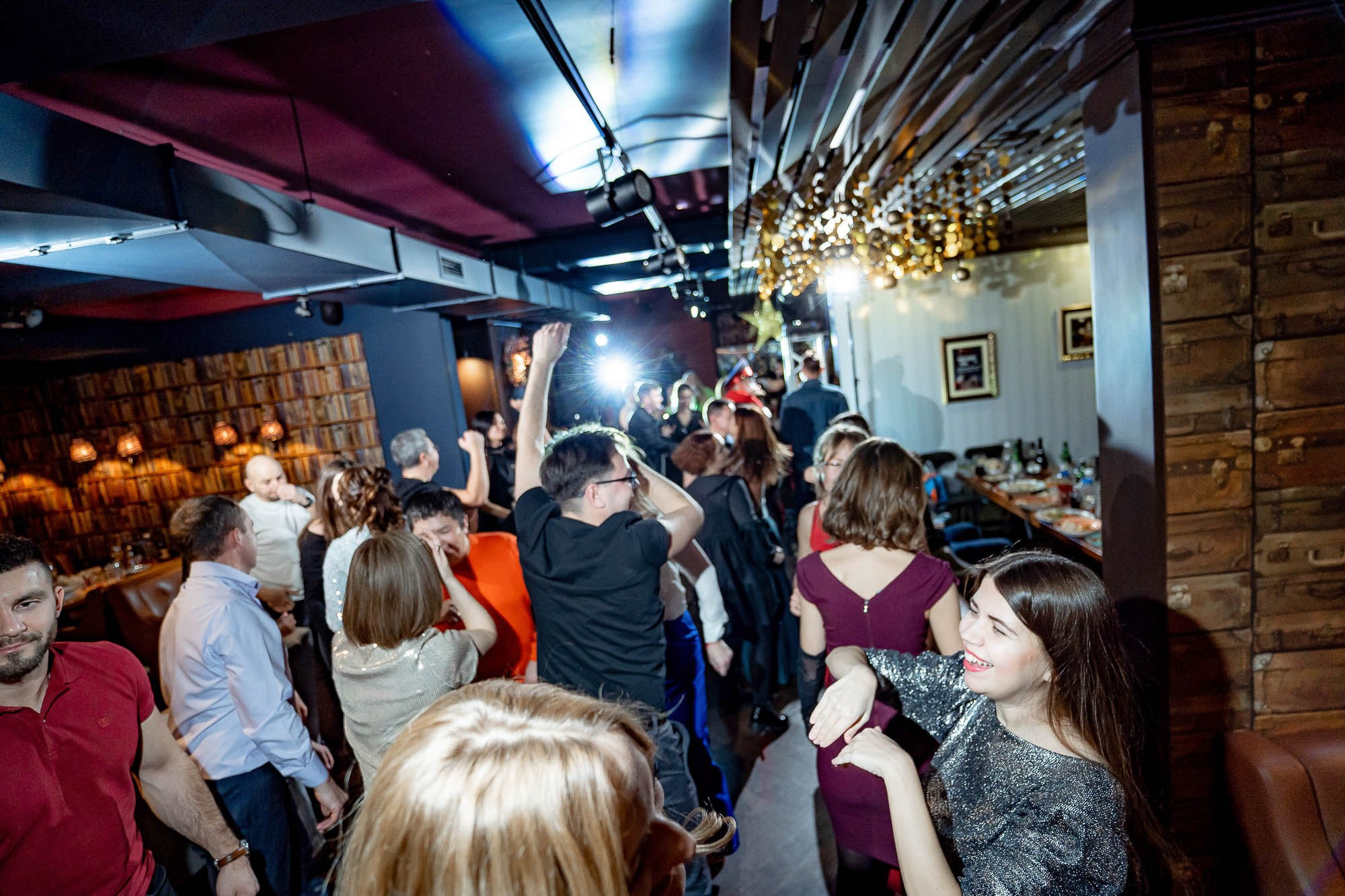 Новый год 2024 в Peoples. Сергей Кошкин. Репортажная и ивент-фотография в Сургуте