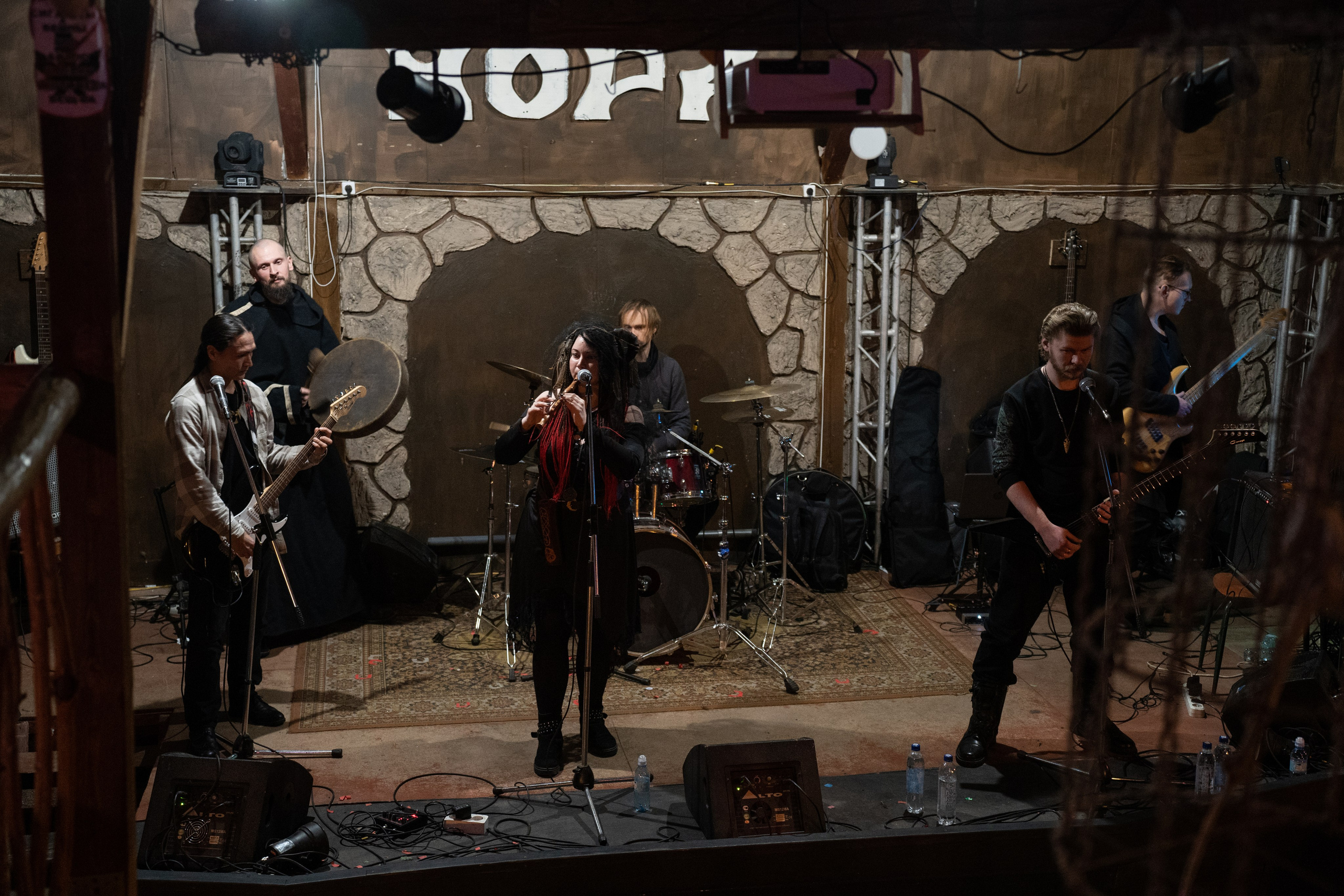 Ночь На Земле|Нора, Псков. Концертный и репортажный фотограф в Санкт-Петербурге Слава Пахомов