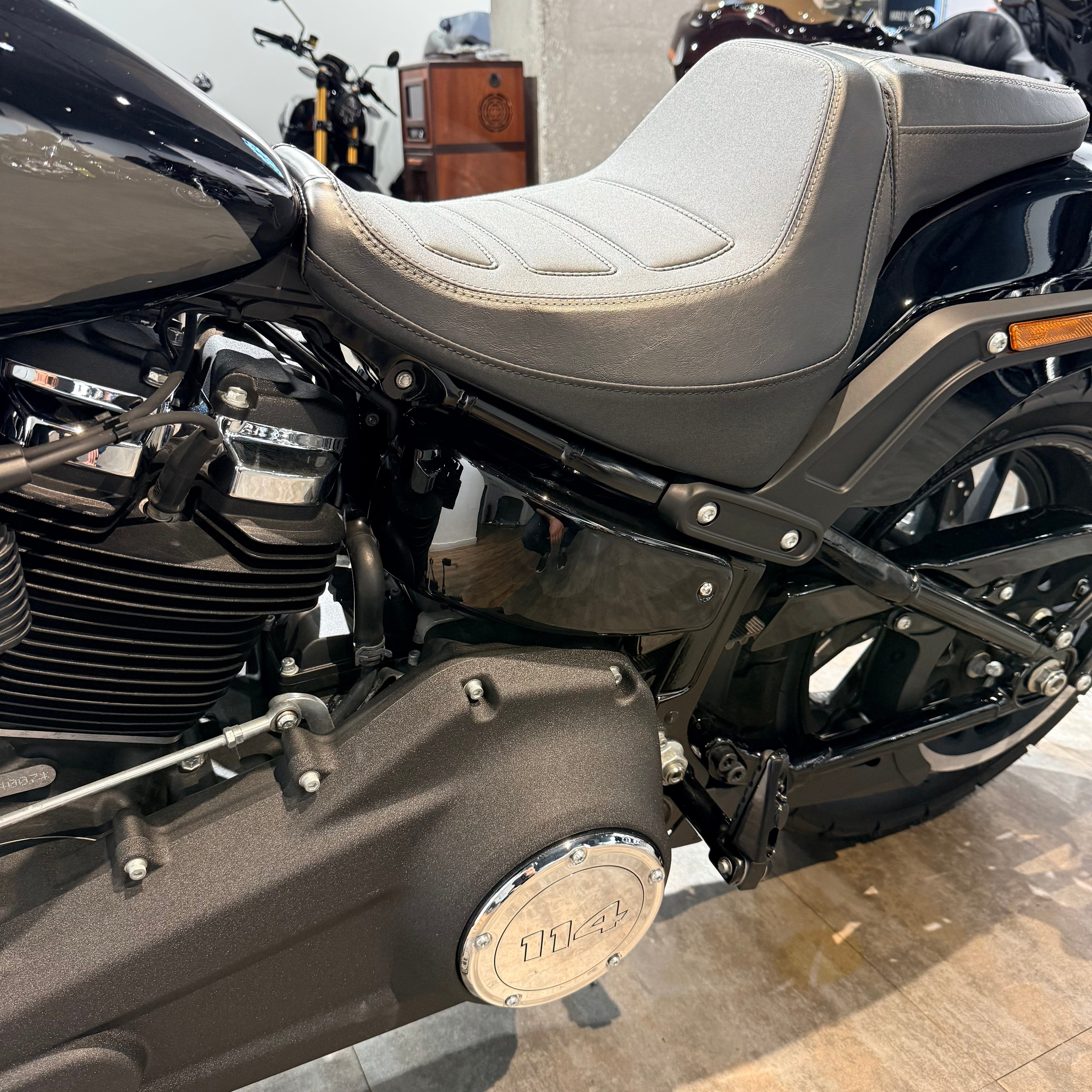 2023 HD FAT ВОВ 114 Vivid Black Nаrdо Gray (VIN *5НD*4007). Hello Davidson, Москва. Только хорошие мотоциклы…