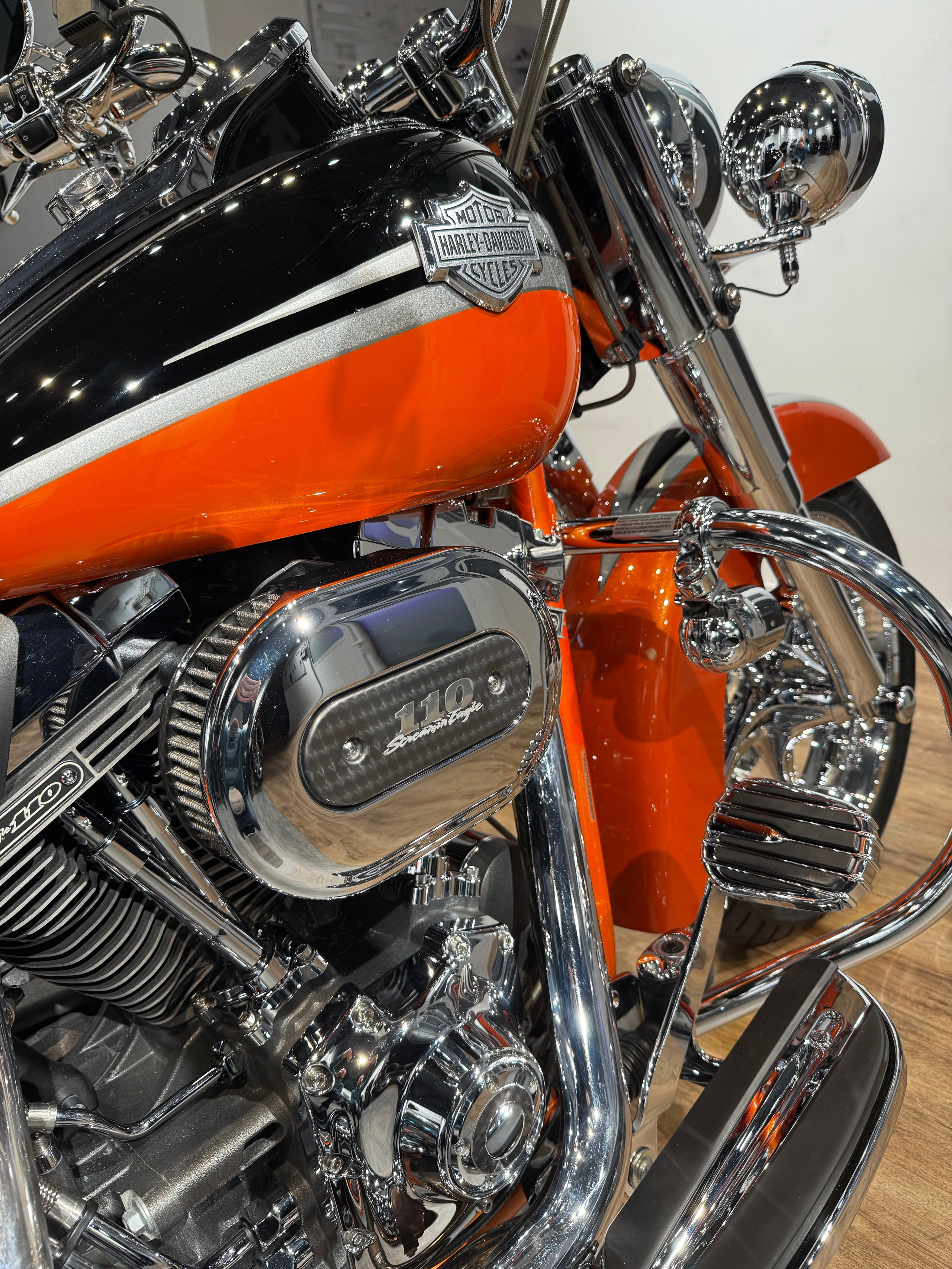 2010 CVO Inferno Orange. Hello Davidson, Москва. Только хорошие мотоциклы…