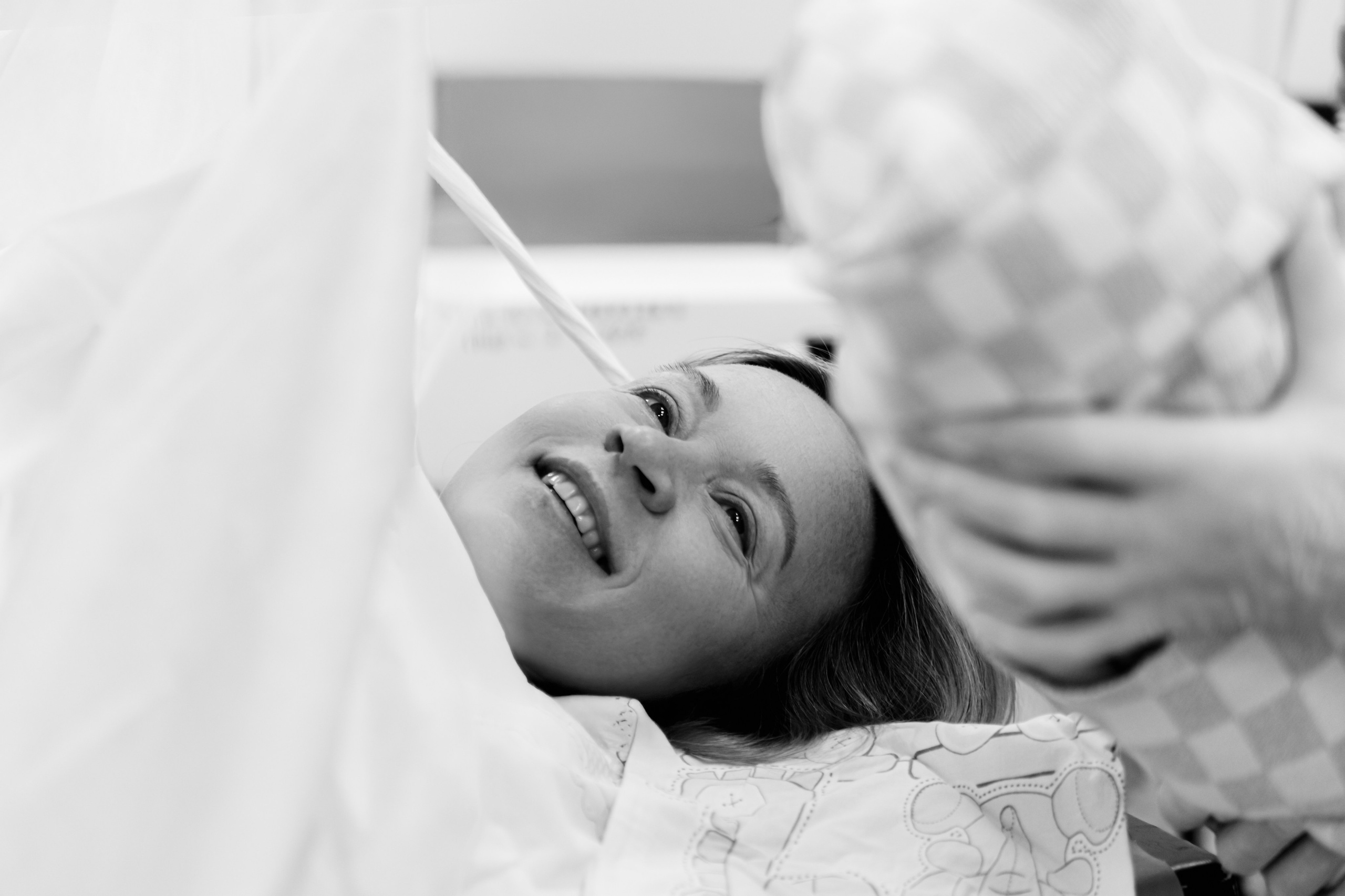 Олеся. Фотосъёмки в роддоме. Семейный фотограф в Калуге Ирина Ушакова. Фотограф на роды