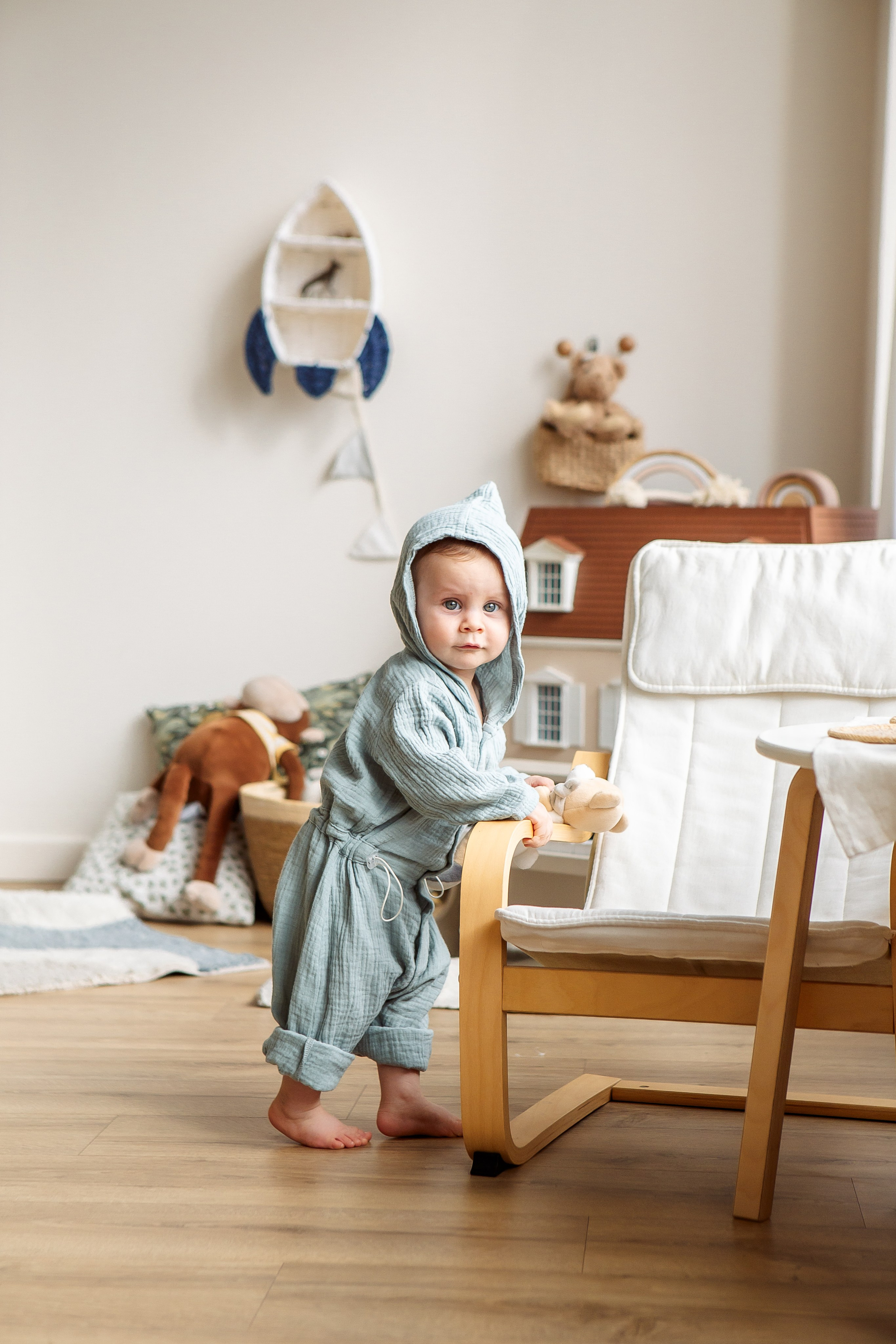 Виктор и его семья в студии Форест. Семейный детский фотограф. Фотосессия в Минске
