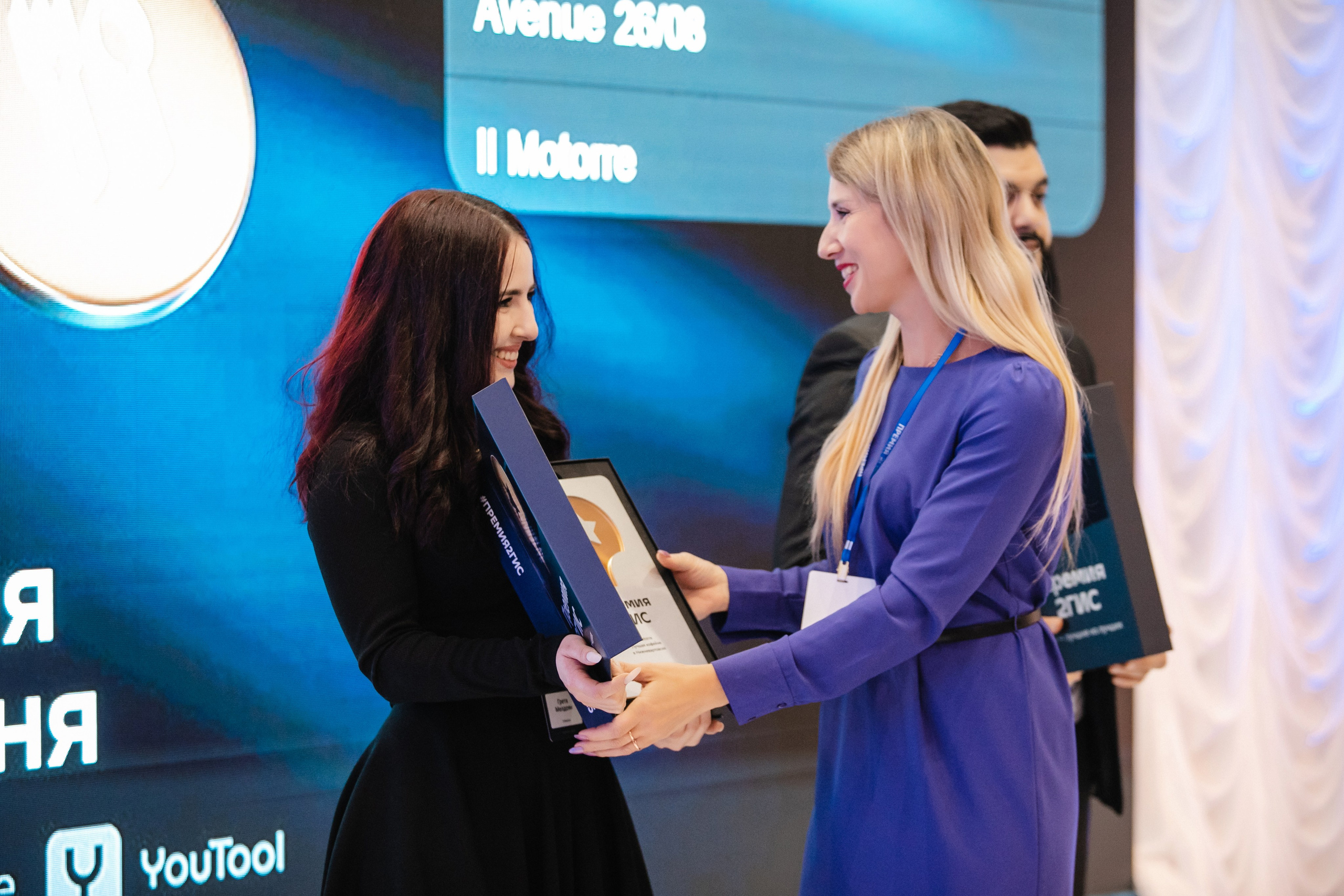 Премия 2ГИС. Роман Урумбаев фотограф Нижневартовск