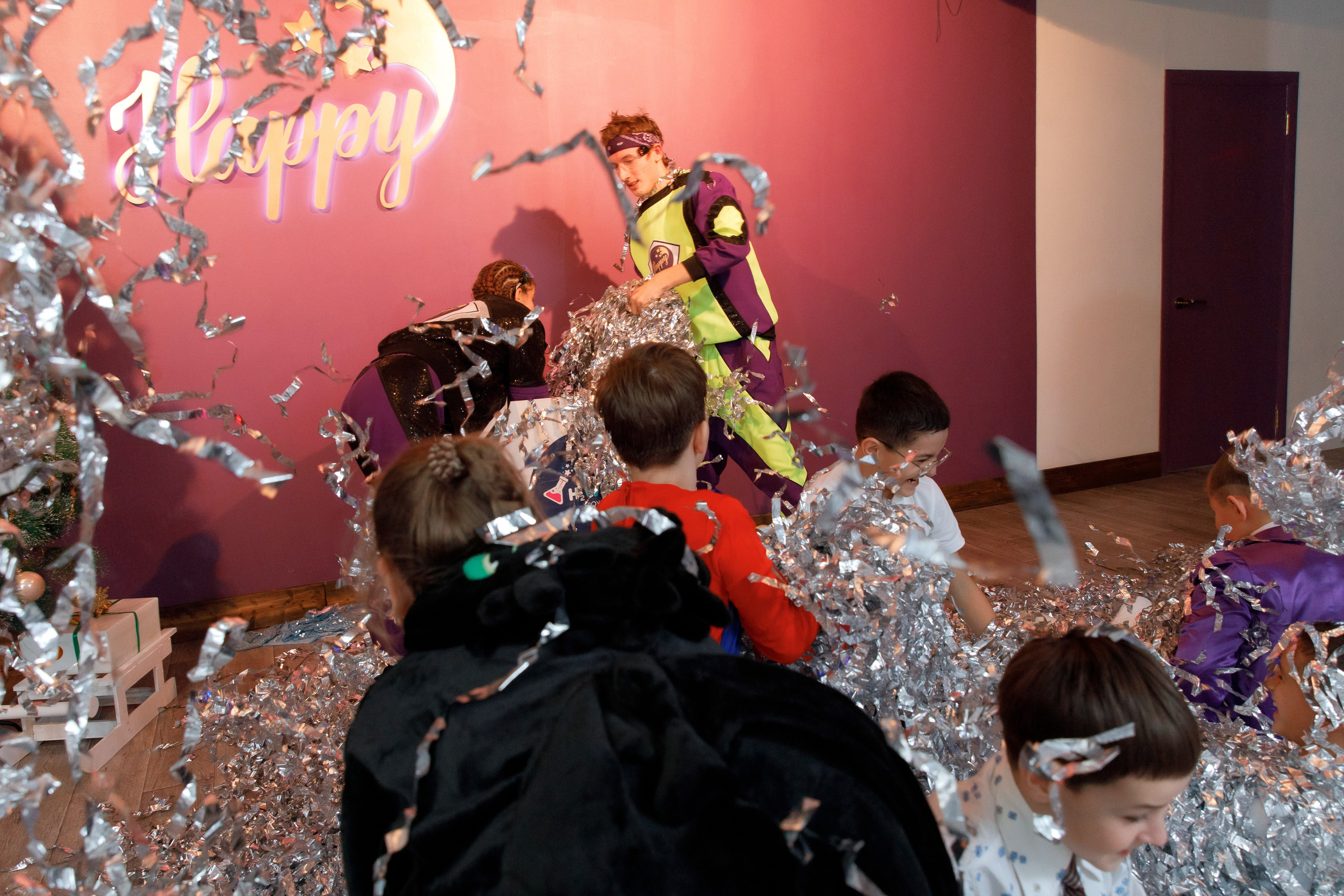 Школа «Кристалл» | Новогодняя программа. Свадебный, семейный и школьный фотограф в Сызрани Максим Баталов