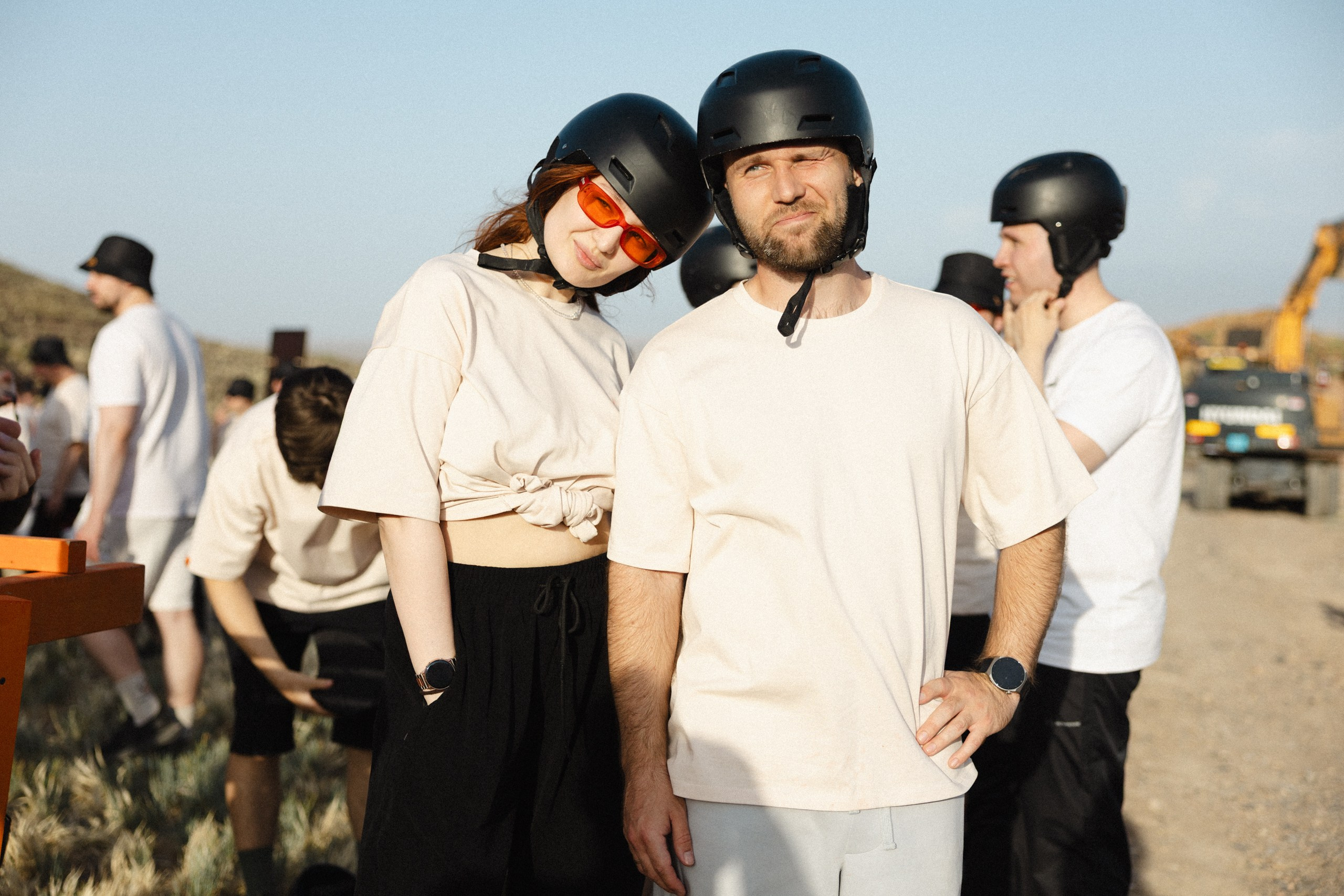 Здравствуйте! Я свадебный фотограф из Ульяновска, работаю в том числе по всей России и с выездом за границу. Снимаю свадьбы, lovestory, корпоративы, светский репортаж. Провожу обучение по фотографии, мастер-классы и воркшопы для других фотографов.