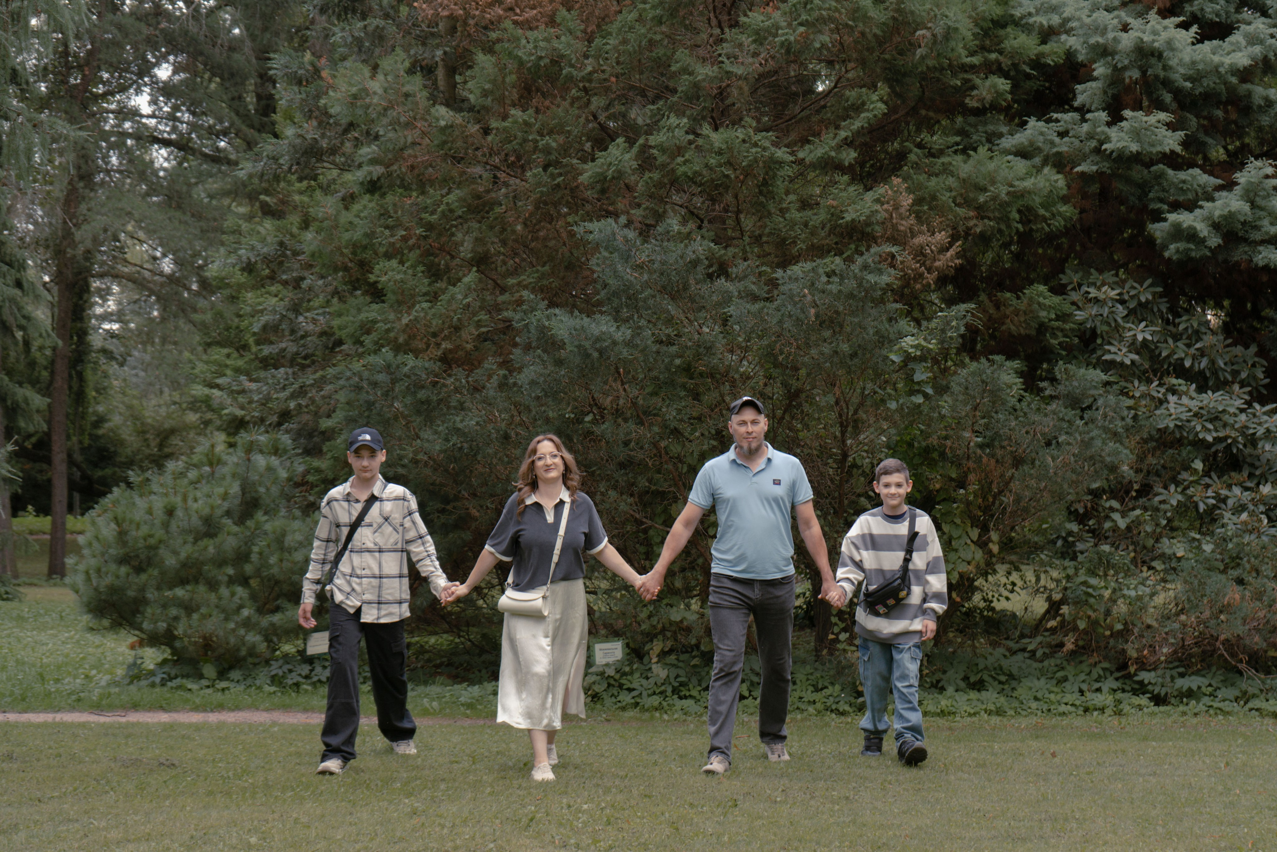 Бэкстейдж фотосессии подопечных фонда Адвита и их семей. Юля Мурашова портретный и документальный фотограф