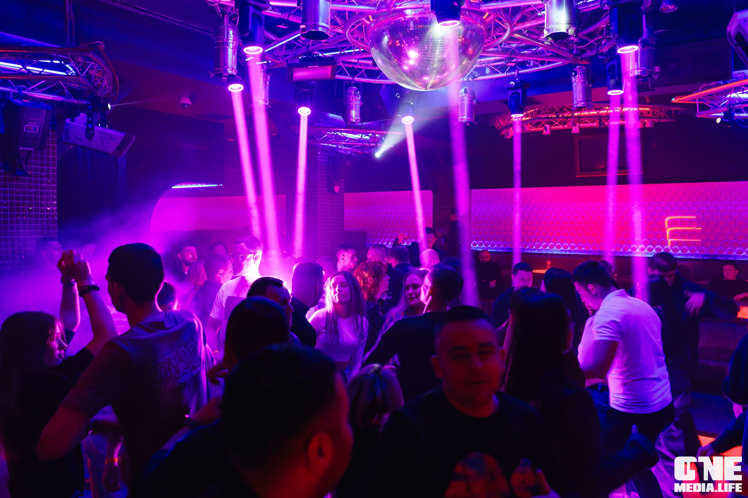 Фоторепортаж из РК Планета. One Media Life: фоторепортажи, фотоотчеты с мероприятий и заведений