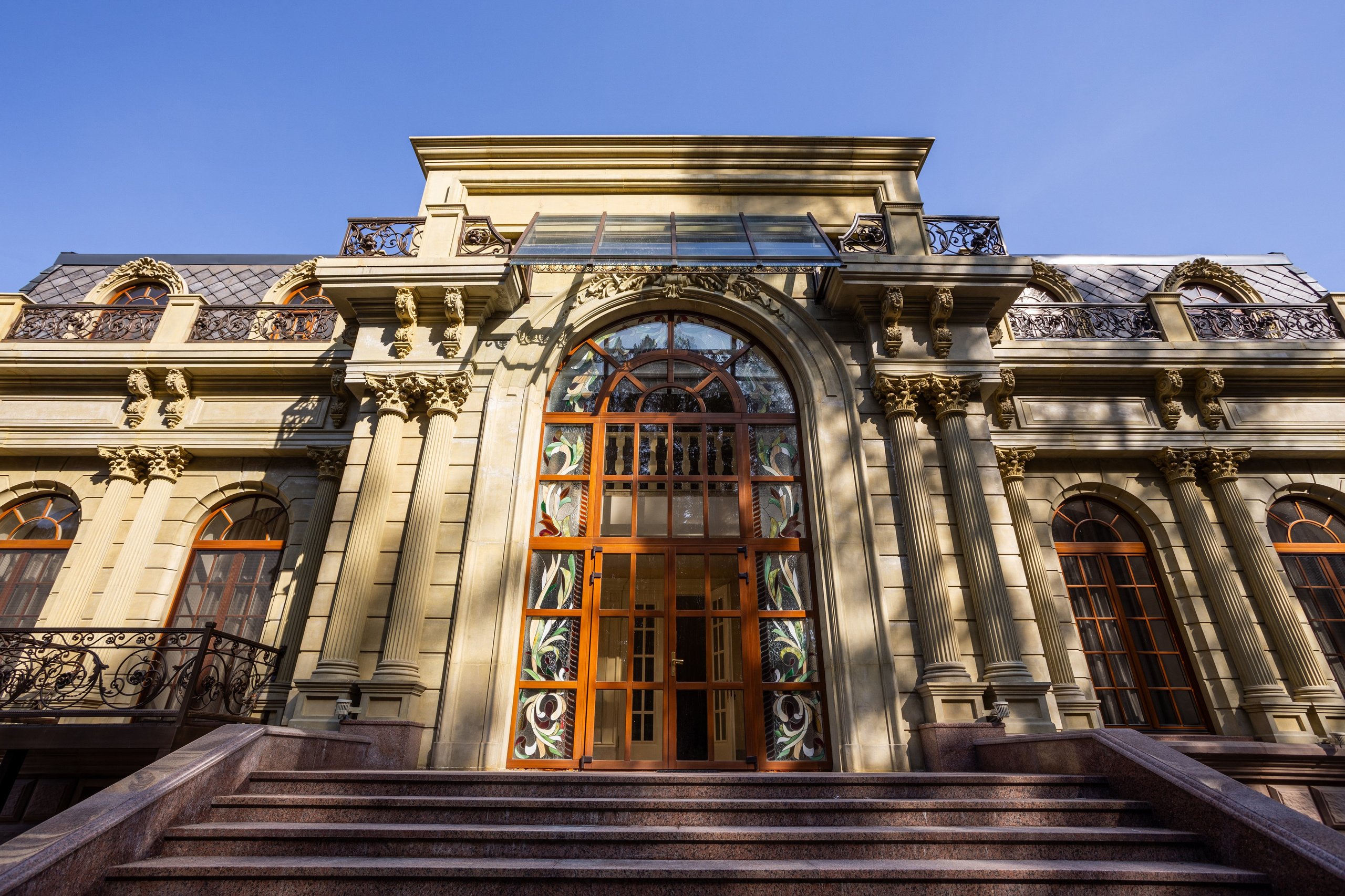 Интерьерный фотограф и ретушер в Красноярске Денис Антропов