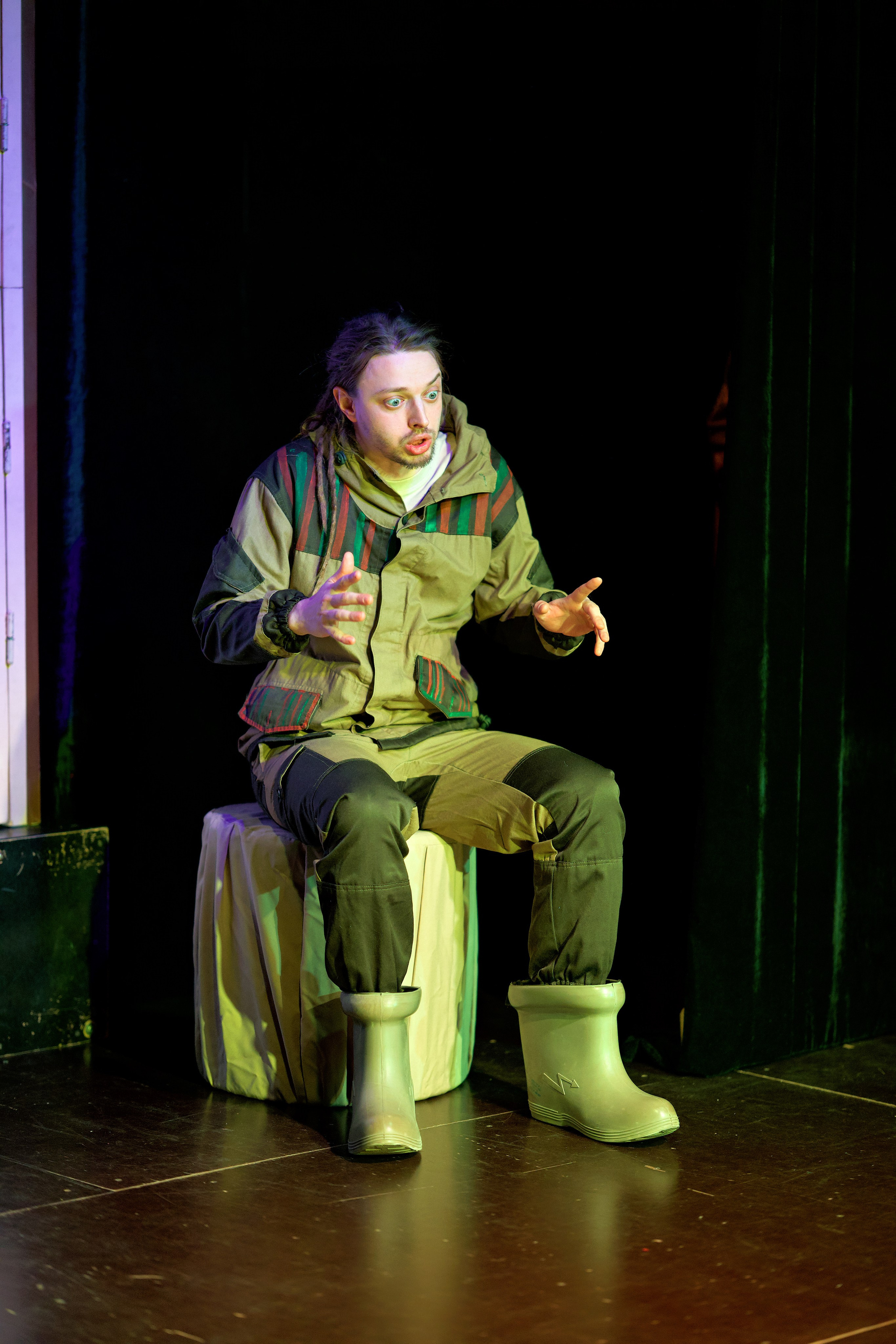 В шкафу с призраками. Фотограф Денис Болдинов. Москва