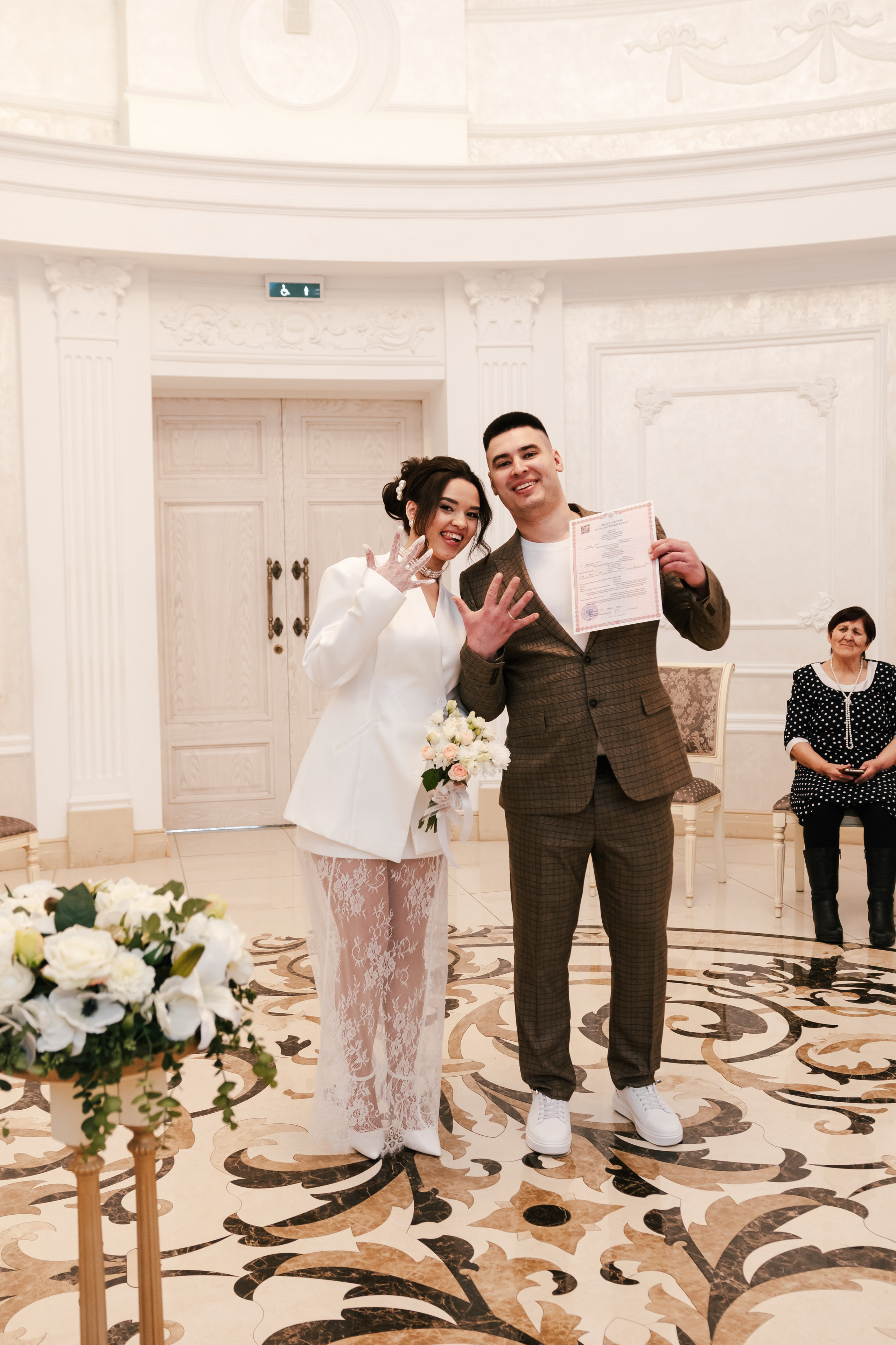 Айсылу и Влад ЗАГС Центральный и фотостудия FREEDOM. Фотограф Новосибирск