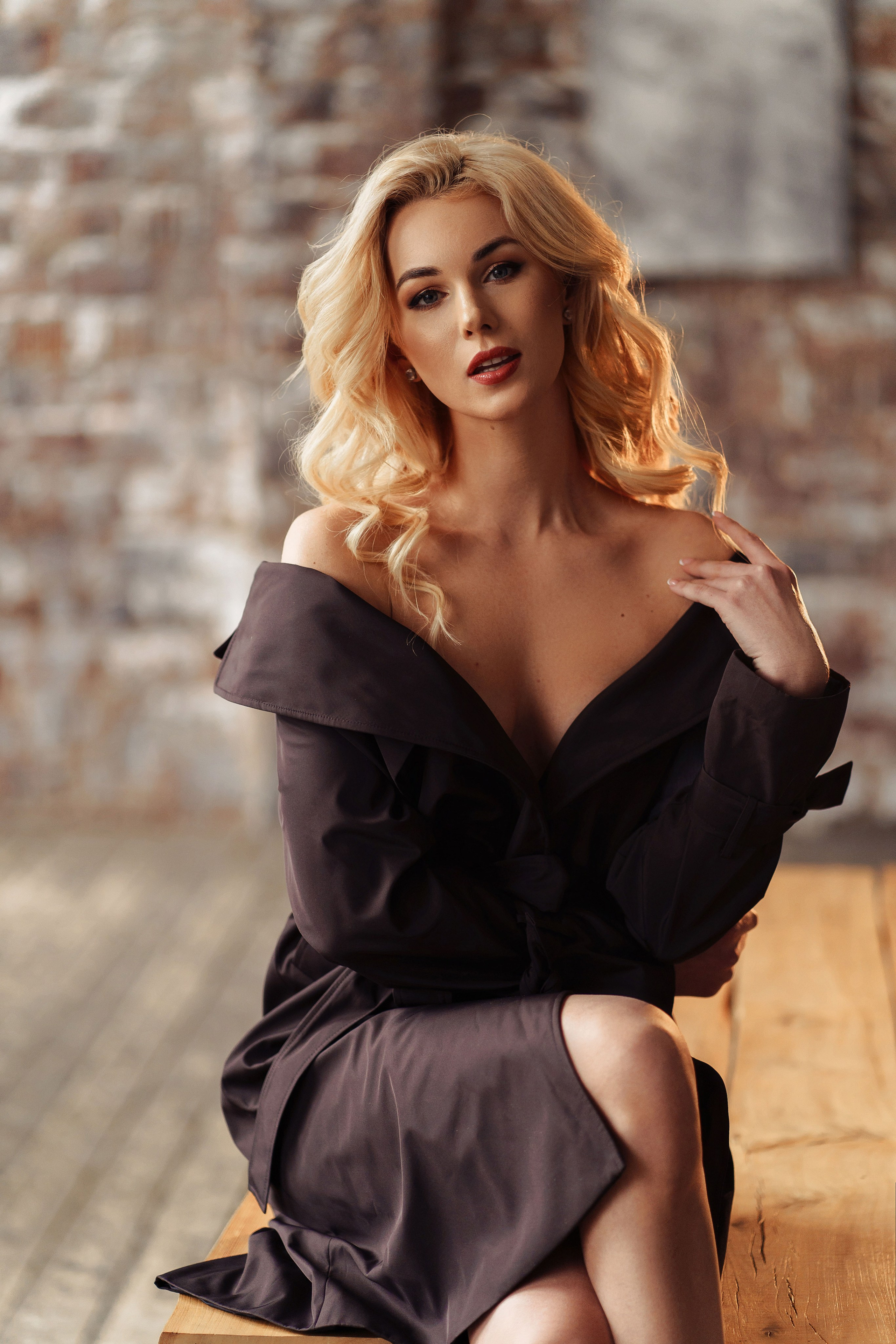 Фотосессия для Алины Засобиной в стильных образах в студии. Свадебный и портретный фотограф Клипа Максим