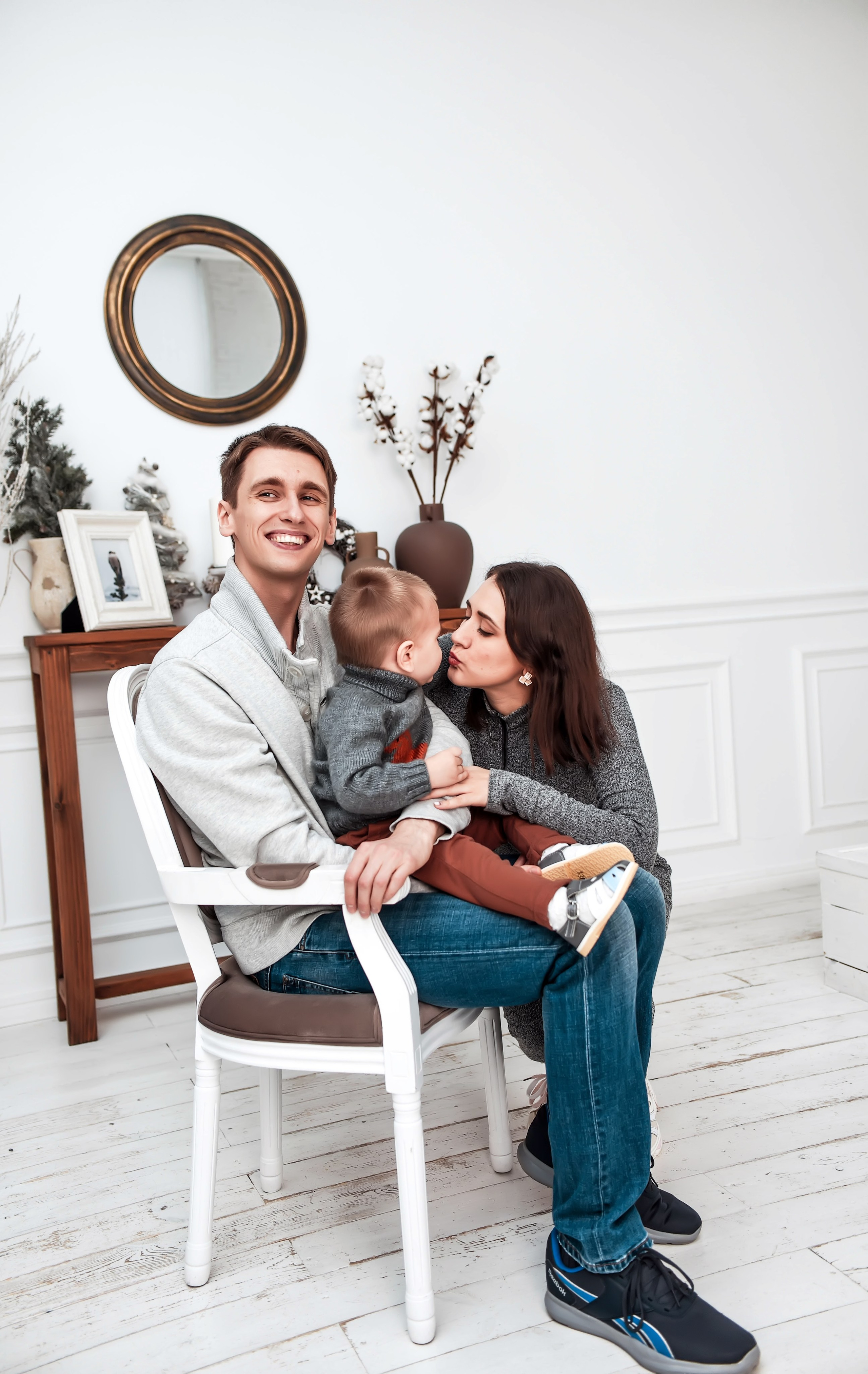 Новогодняя семейная. Свадебный, семейный, детский, контент фотограф в Омске Максим Ильин