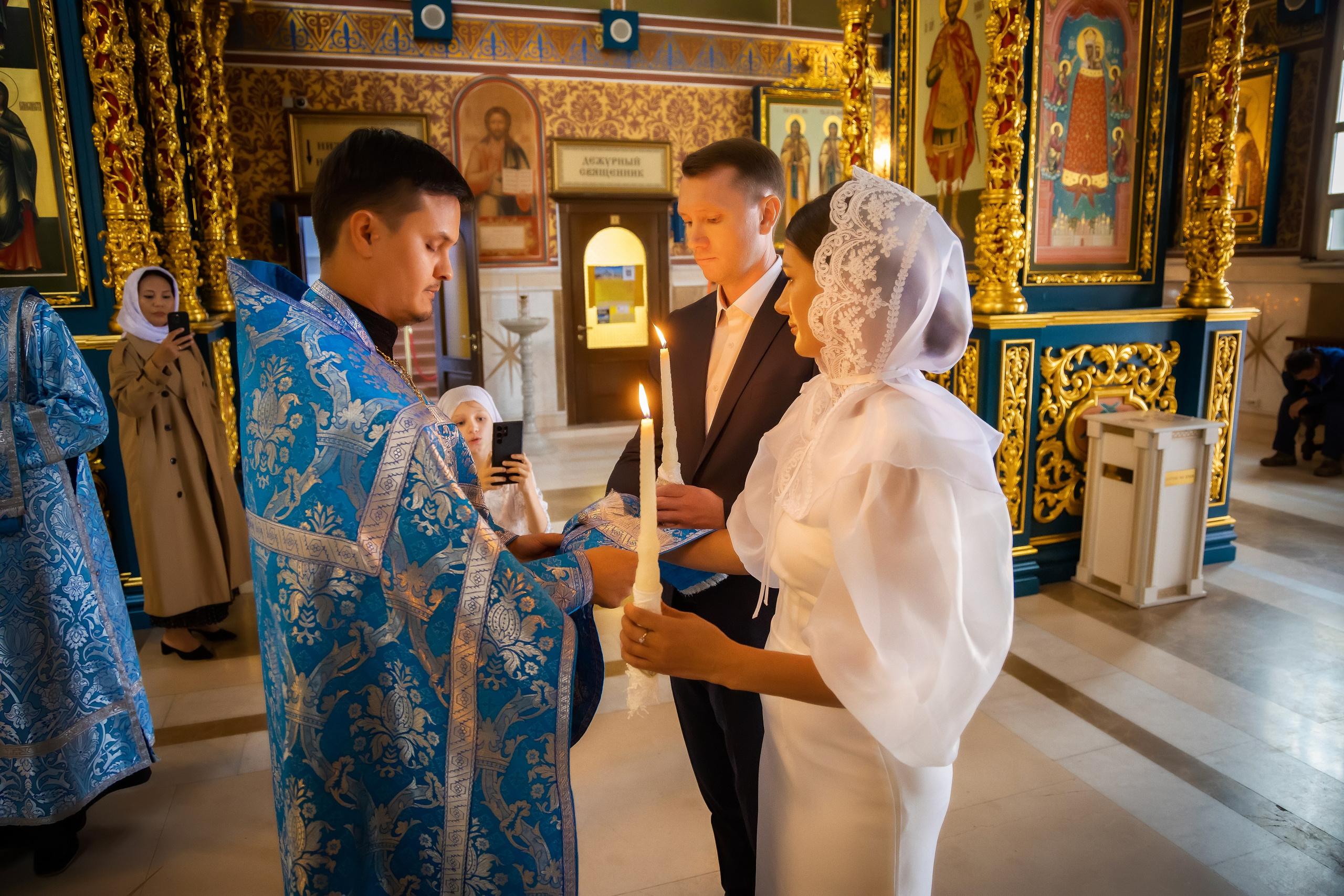 В Храме. Семейный и Свадебный фотограф в Астане Александр Астапов