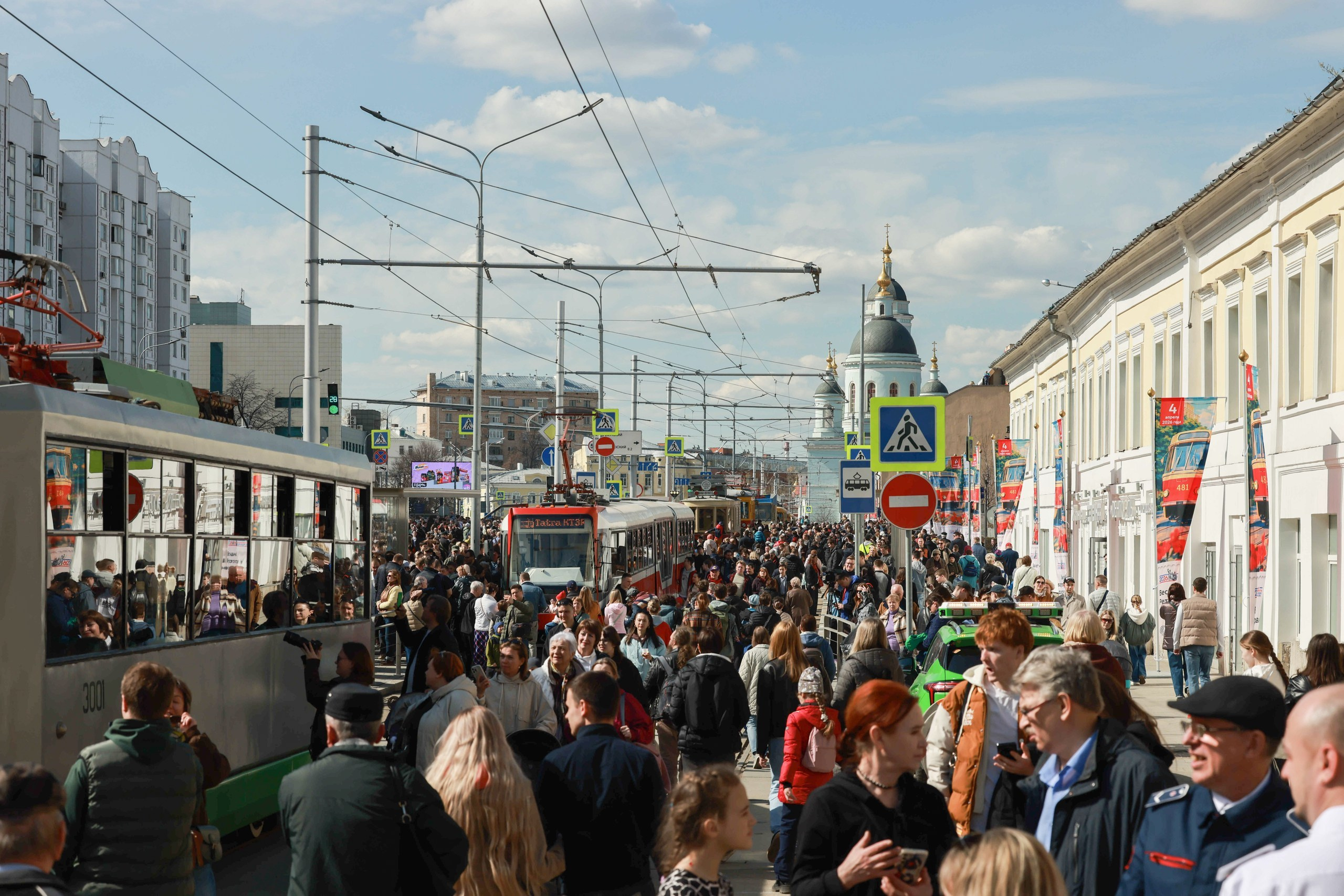 Парад трамваев. Репортажный, архитектурный, театральный и файн-арт фотограф Лена Мельникова в Москве
