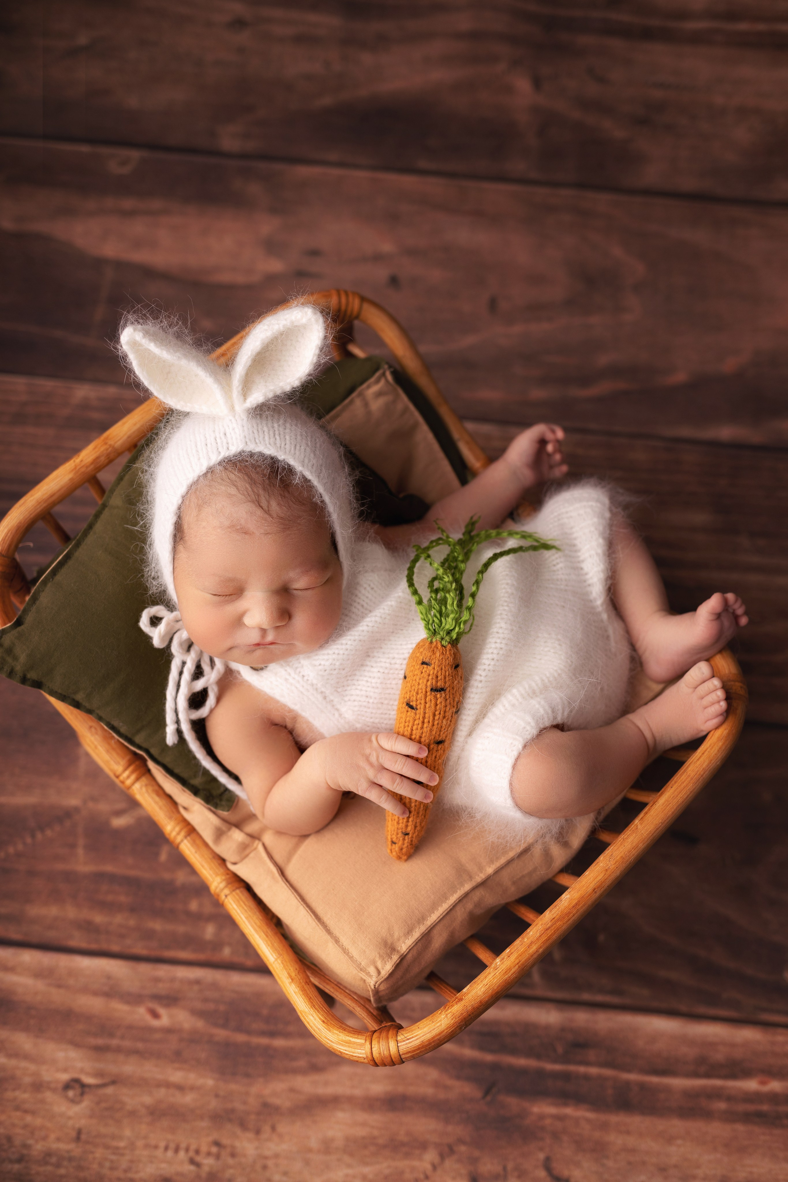 Классическая фотосессия малыша. Фотограф новорожденных малышей в Омске и Омской области Эльвира Камаева