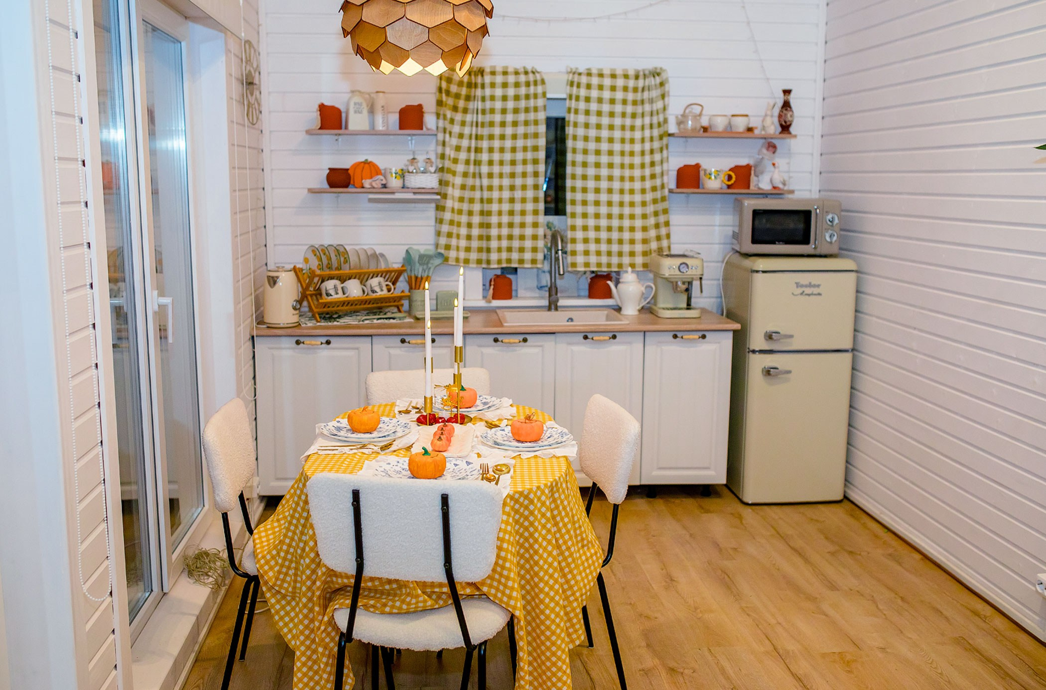 Локации Осень 2025. Загородная фотостудия фотопространство в Раменском районе Гжель