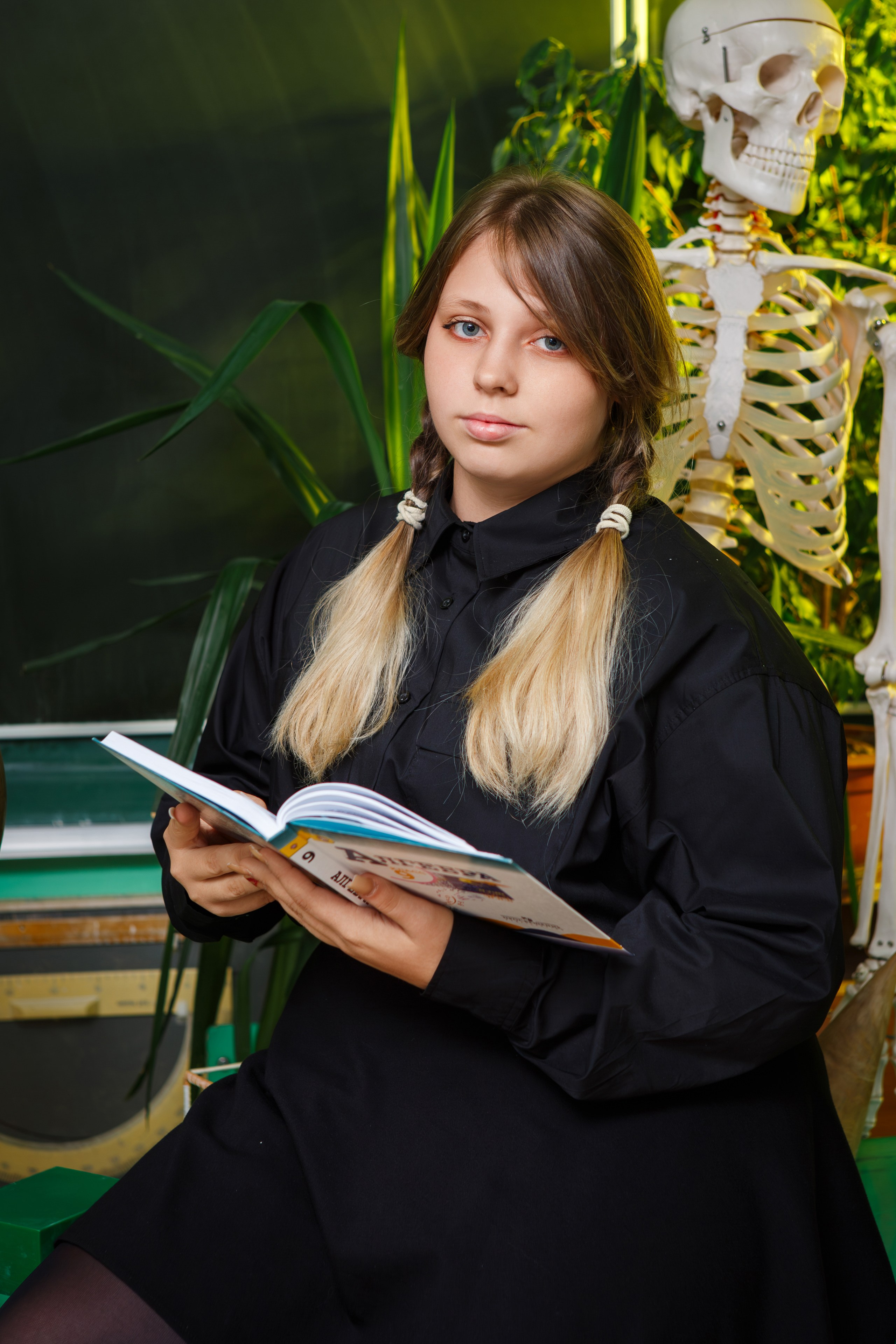 ПОРТРЕТНАЯ ФОТОСЕССИЯ В КЛАССЕ ДЛЯ 9 КЛАССОВ. ТВОЙ АЛЬБОМ / ТВОИ ПРАВИЛА