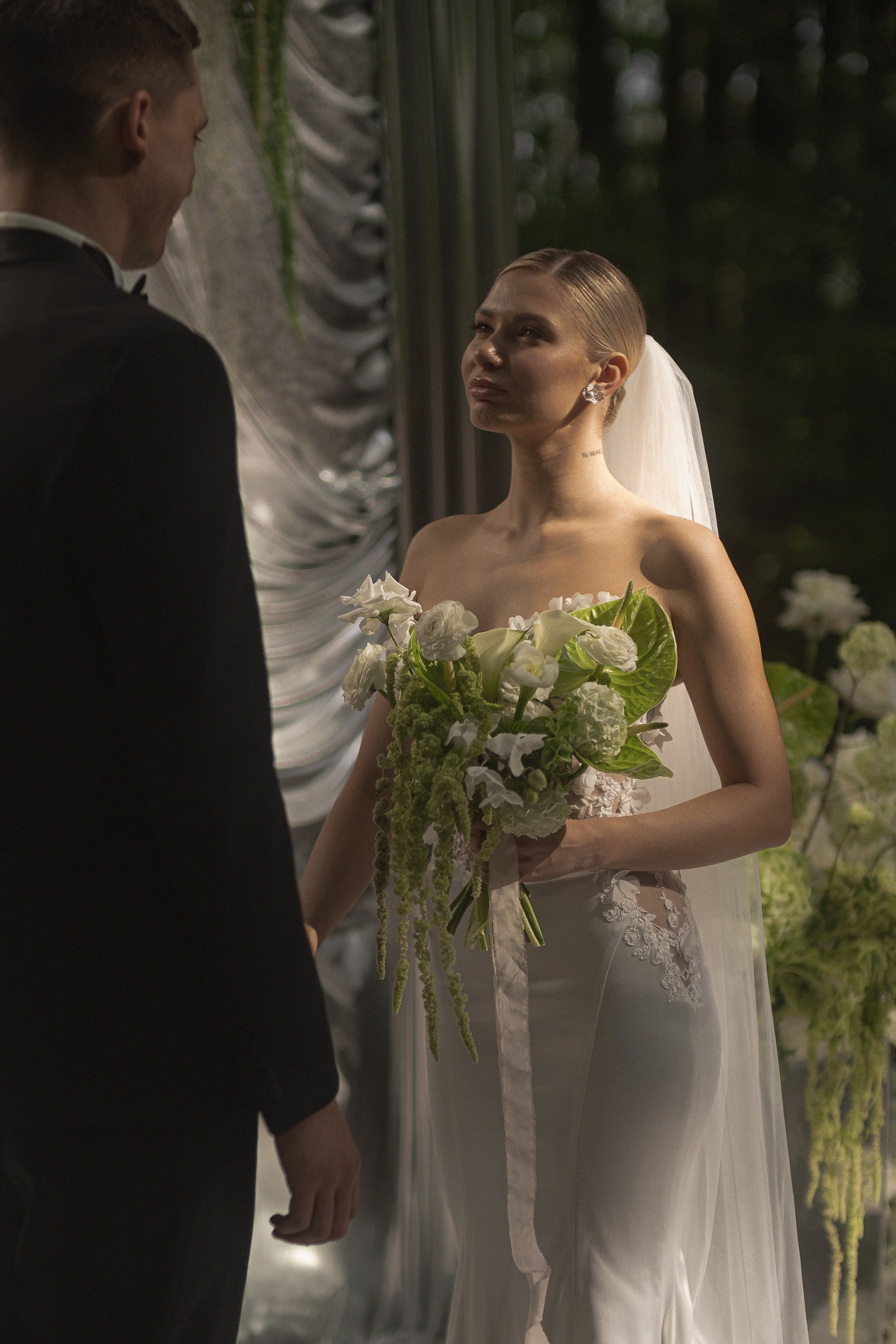 Love is all Around. Сентиментальная свадебная фотография