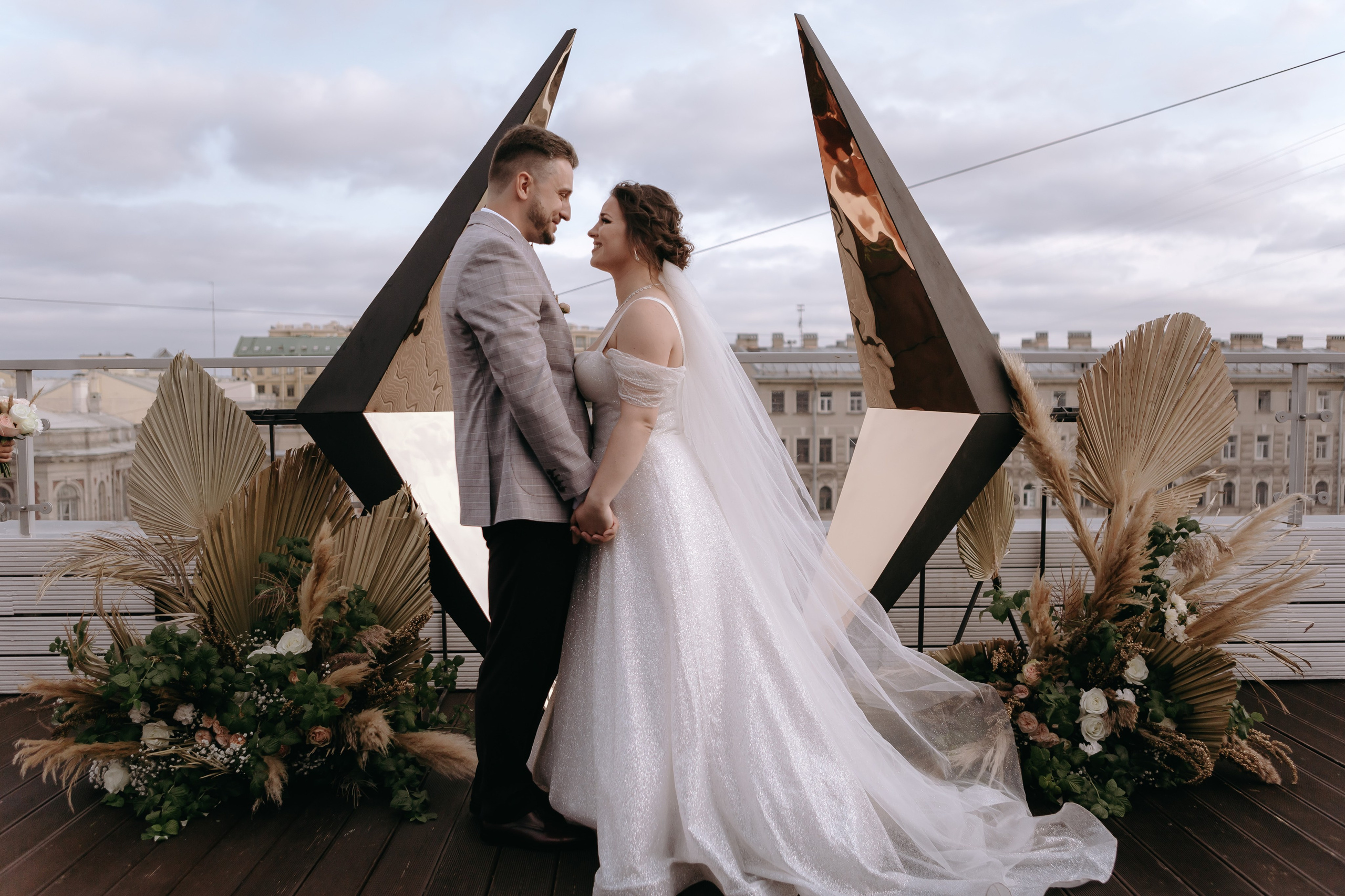 Над крышами Питера. Свадебный и семейный фотограф Арина Кулёва