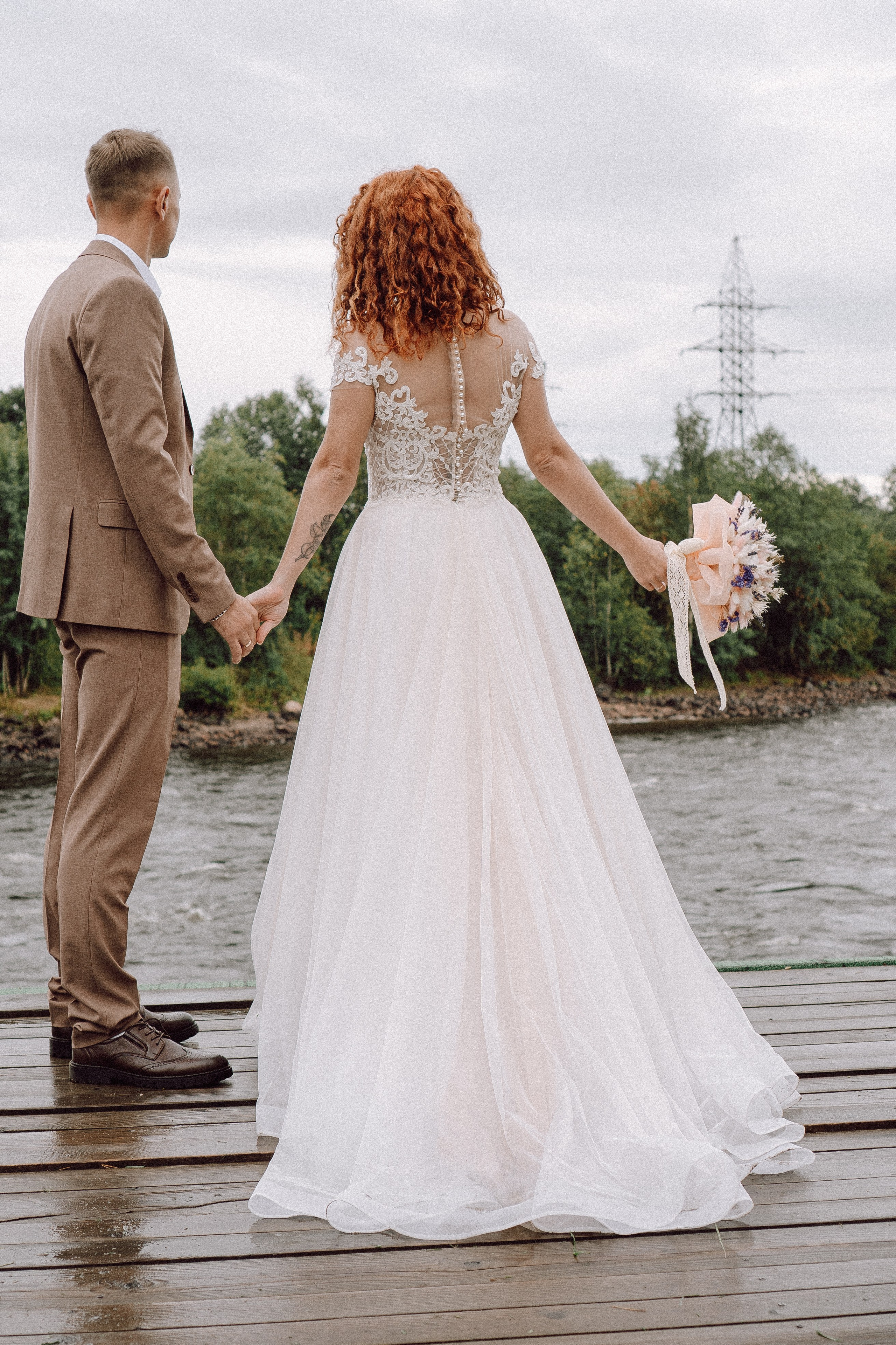 СВАДЕБНАЯ ФОТОСЕССИИЯ ПАРЫ В ГОРОДЕ ПРИОЗЕРСК В СОСНОВОМ ЛЕСУ И С ПИКАПОМ. Профессиональный фотограф, Санкт-Петербург — Виктория Богомолова