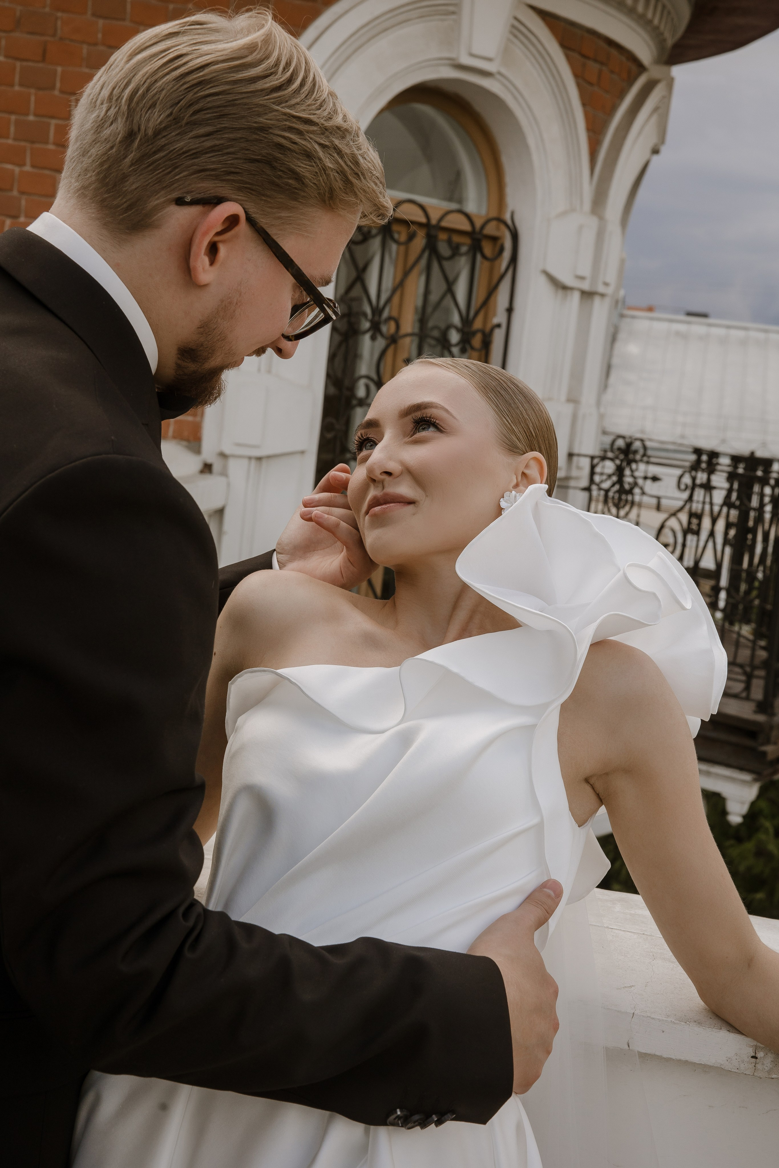 Свадебная фотосессия в Самаре в ресторане «Городская усадьба». Свадебный и семейный фотограф в Самаре и Тольятти | Елена Топанцева