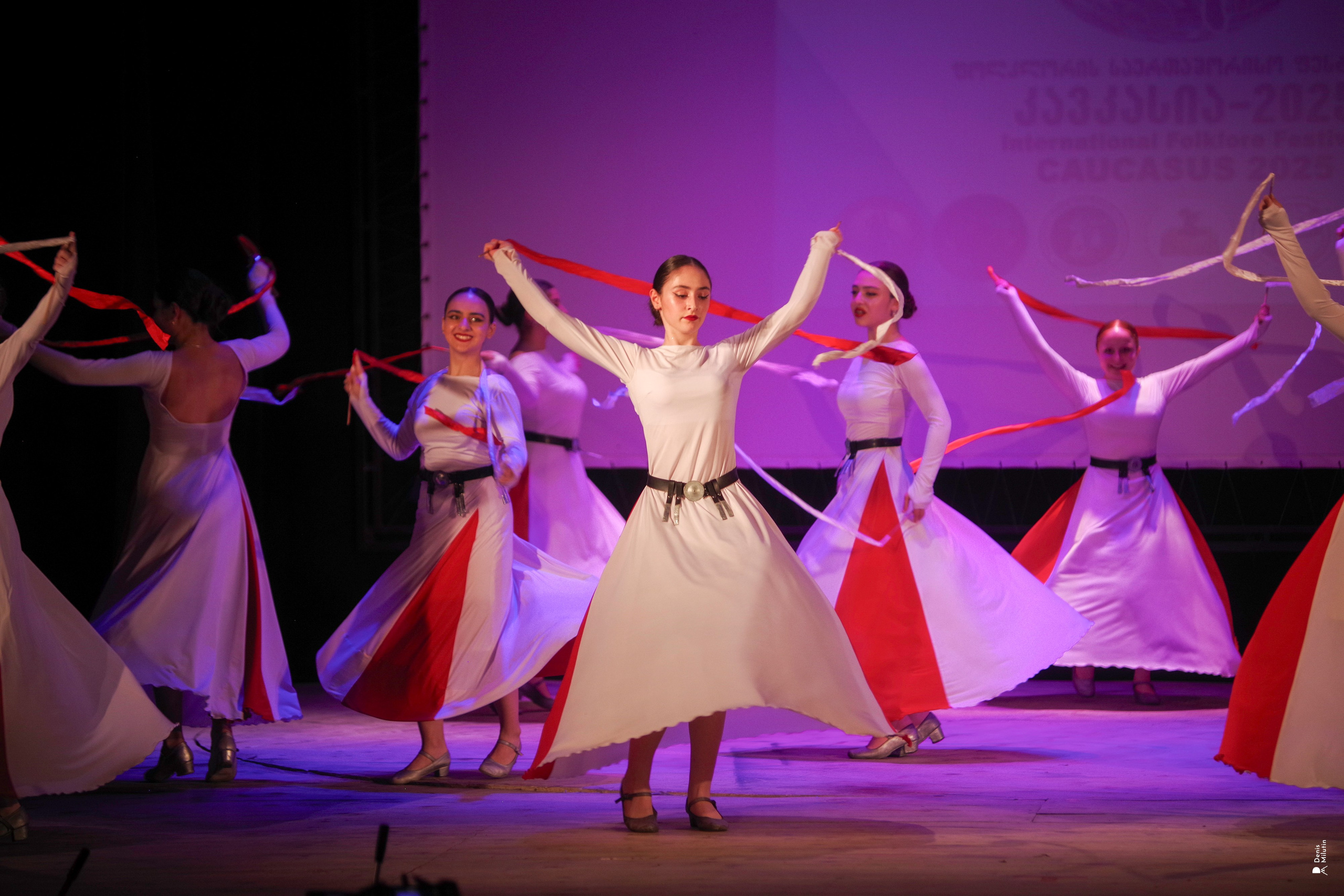 Танцы в прекрасном Они. Портретный фотограф Денис Милютин