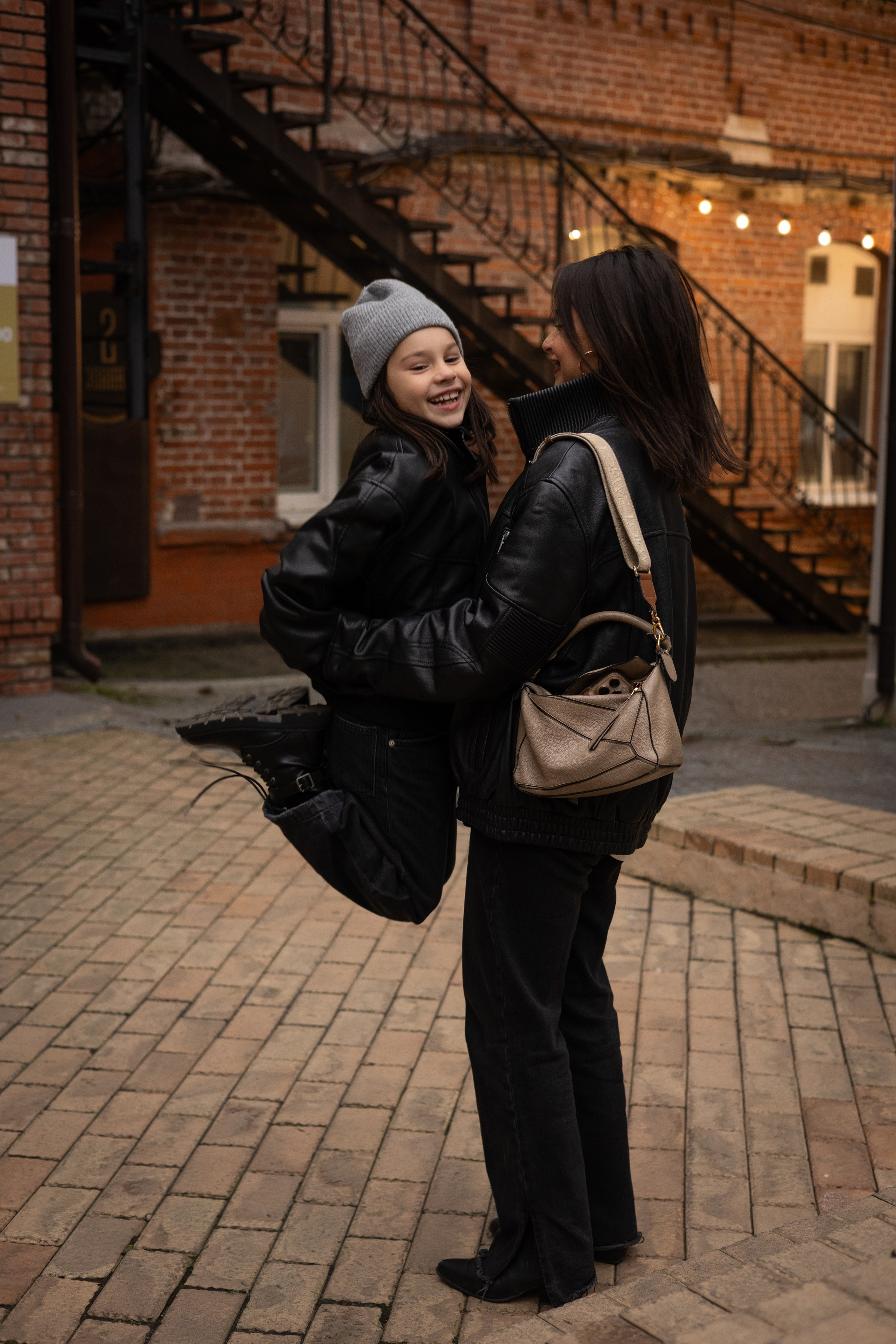 Вера с мамой. Портретный, свадебный, репортажный фотограф во Владивостоке Юлиана Джули Фокс