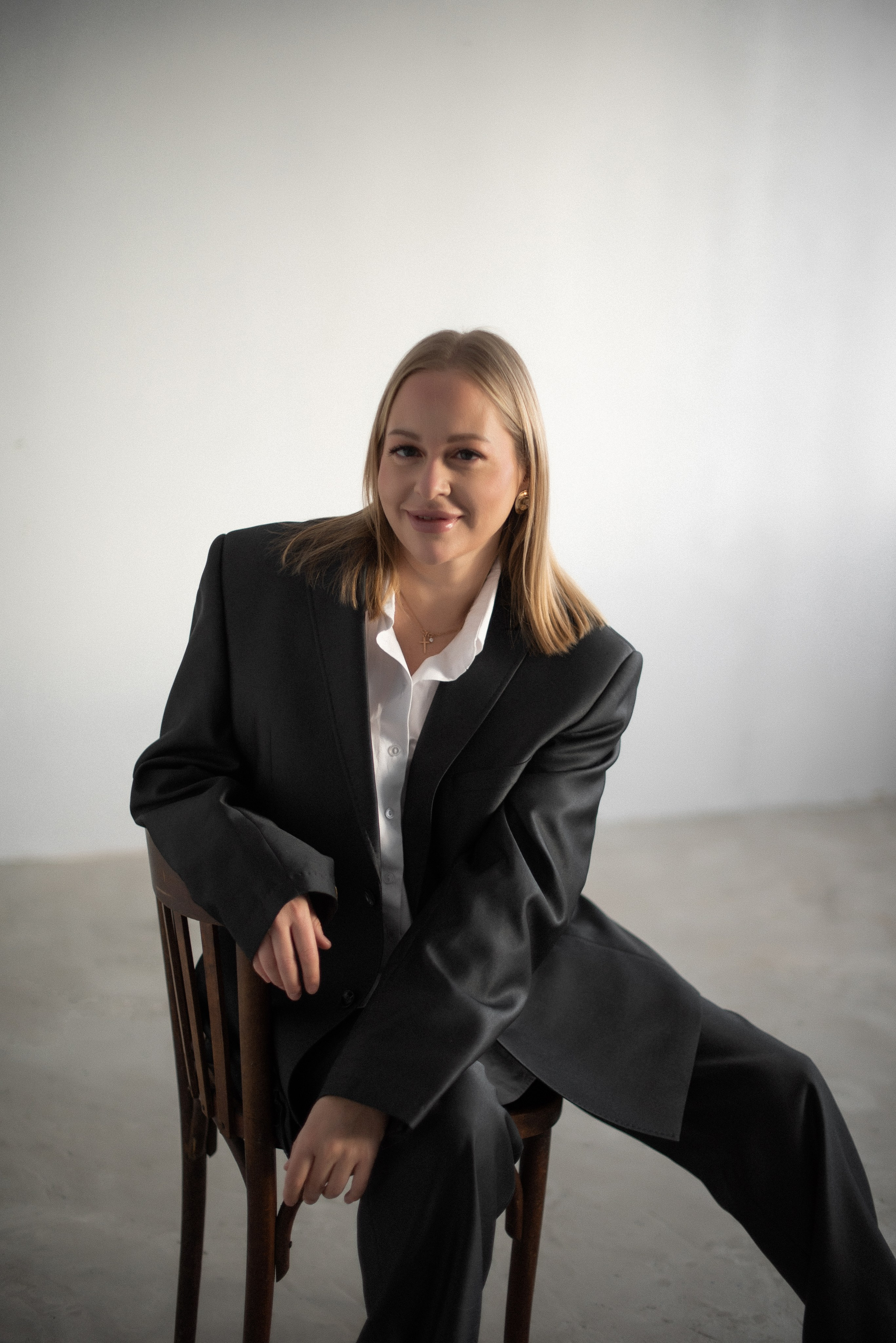 Портретная фотосессия для Елизаветы – элегантность и стиль. Свадебный фотограф в Миассе Татьяна Ружникова