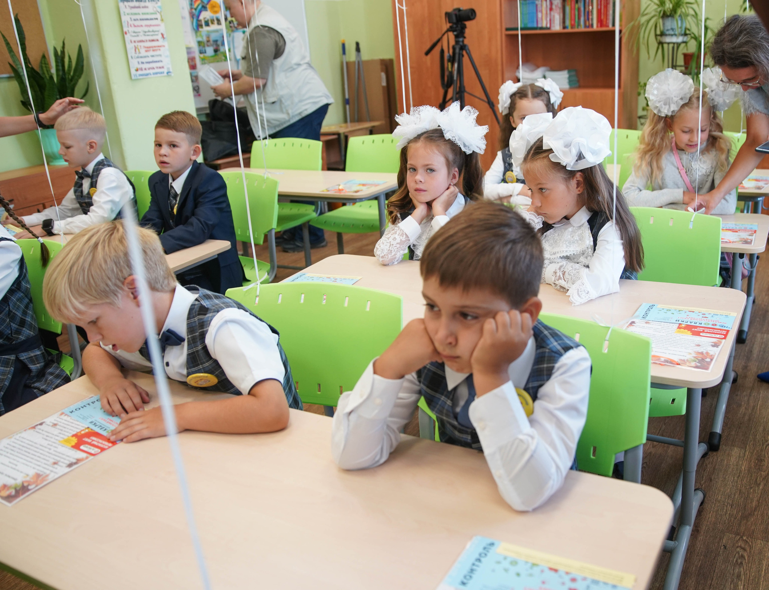 Первый класс линейка, в классе, портреты. Семейный и детский фотограф в Нижнем Новгороде